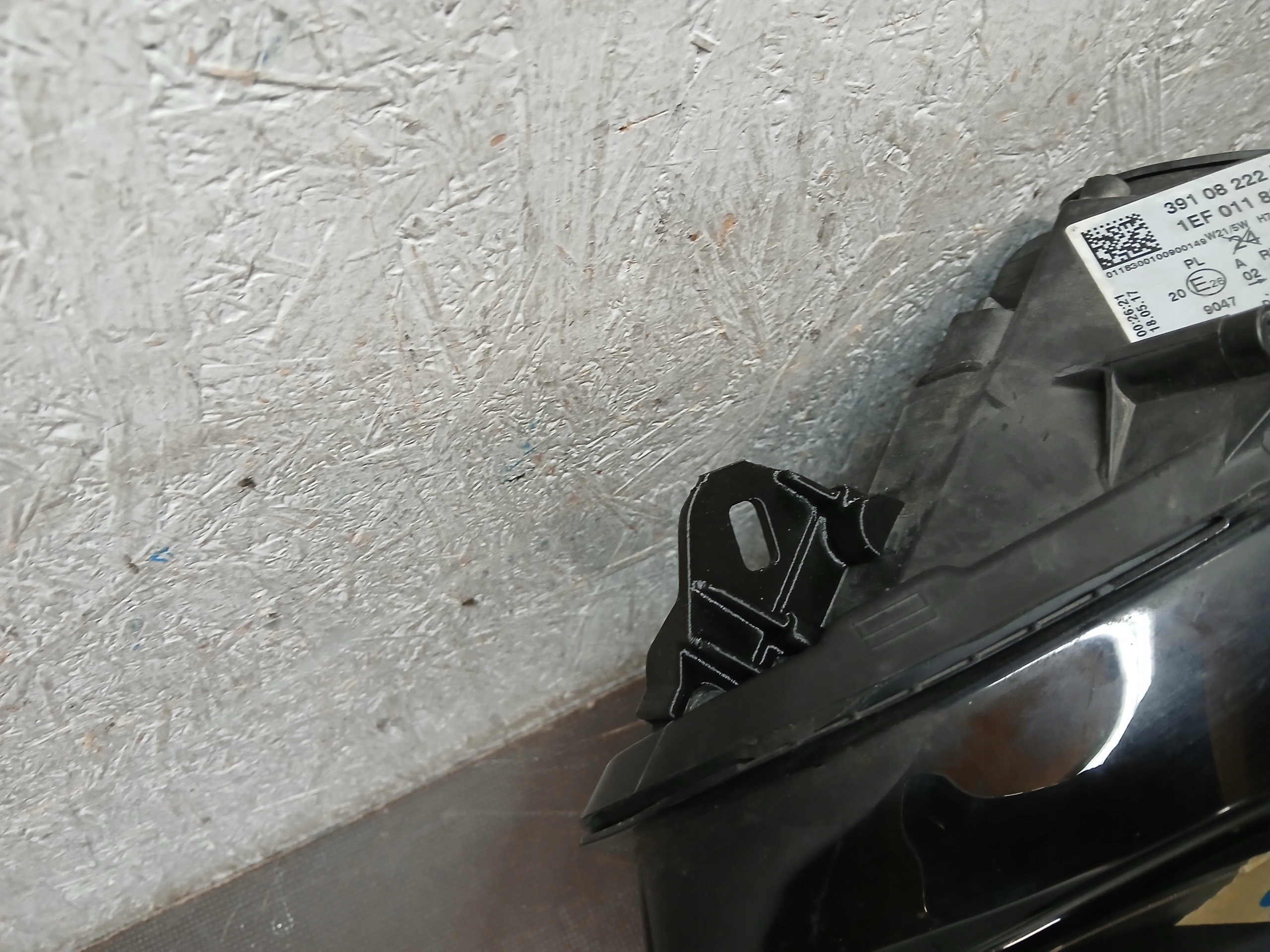 světlo předek levá OPEL CORSA E 39108222