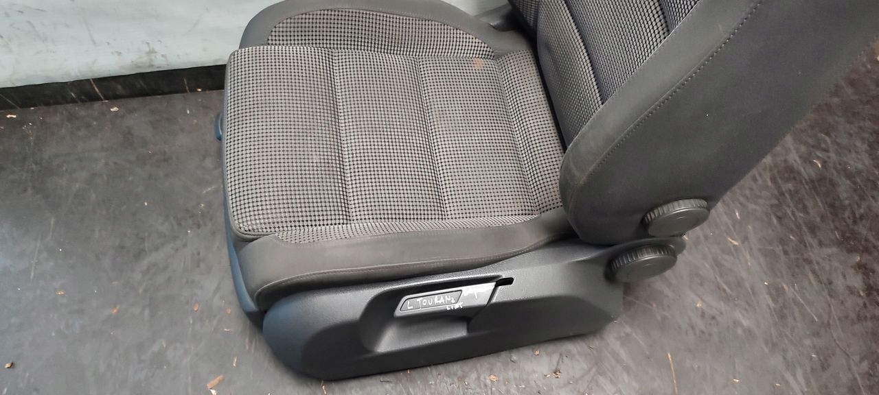 seat front left driver´s VW Touran 2,0 TDI DSG