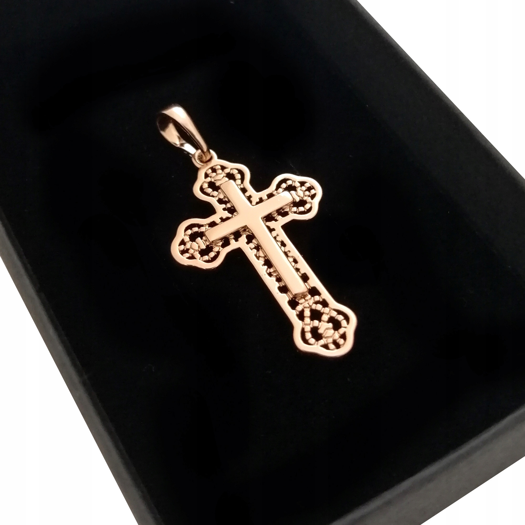 

Złota Zawieszka Krzyżyk Ażurowy 18K