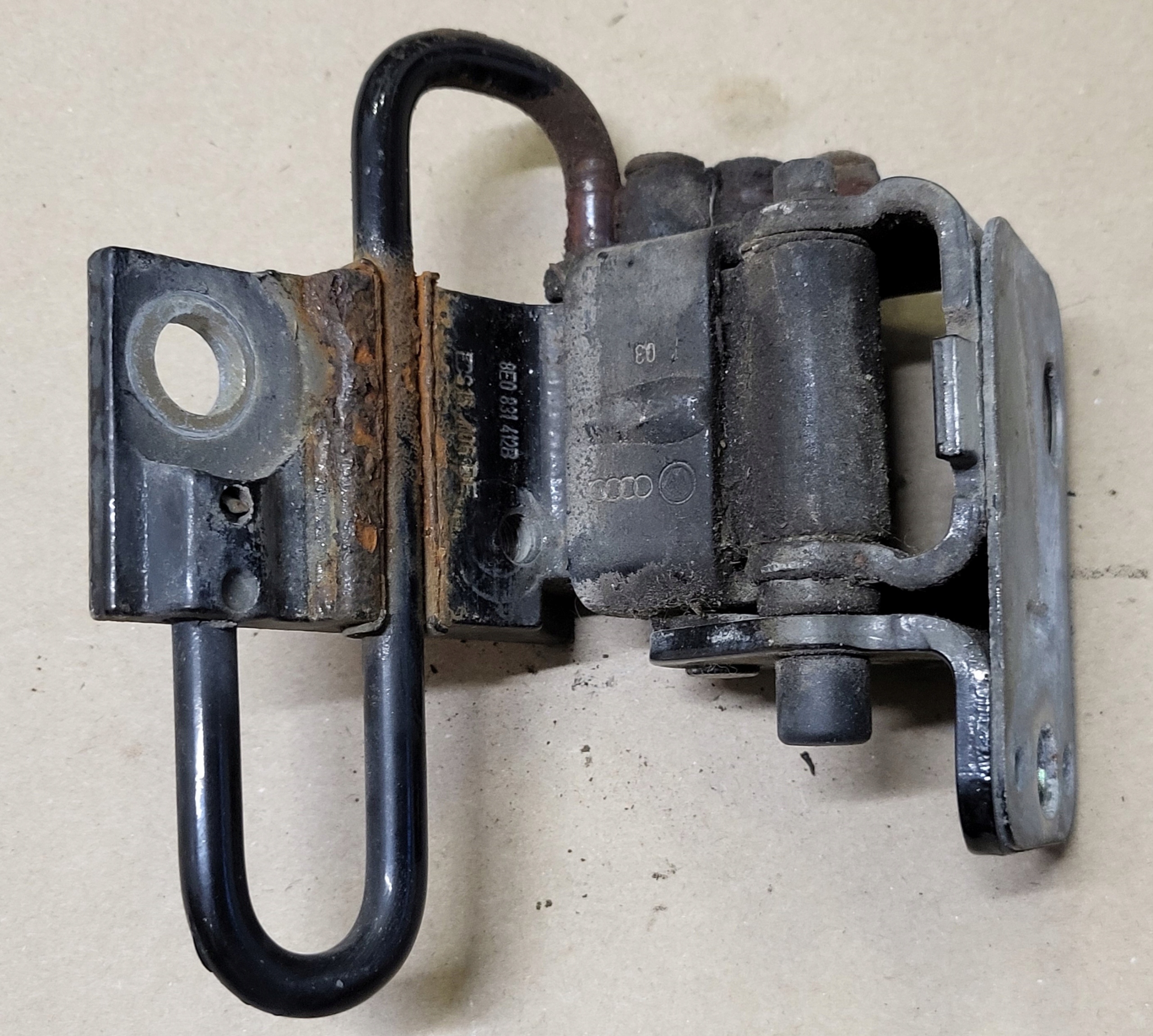 hinge door right front lower AUDI A4 B6 B7 8E A6 C6 black OE