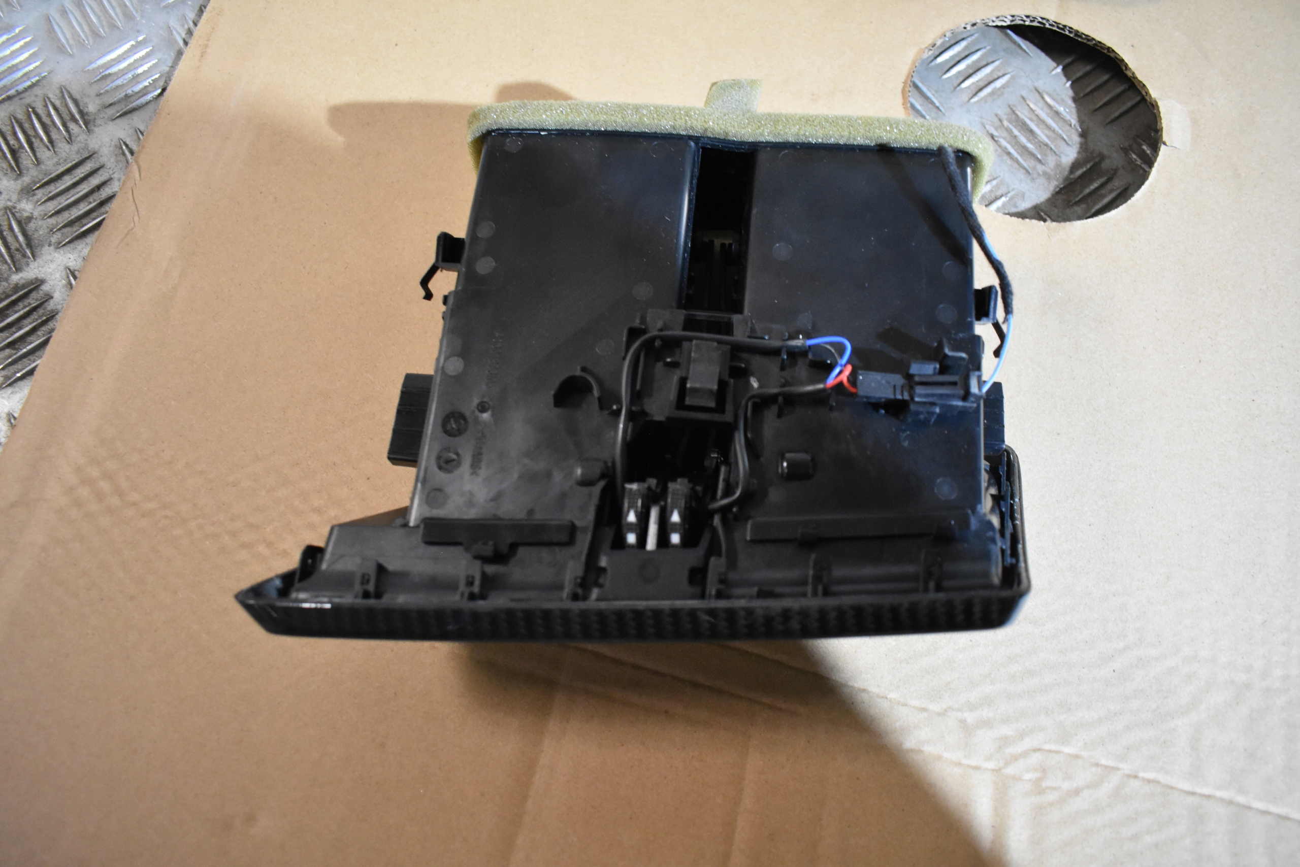 IDEALNE Moulage DEKORY Console CARBON AUDI R8 1