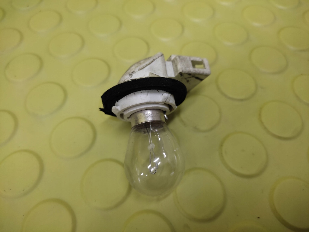 SEAT CORDOBA light right rear part to the bonnet boot