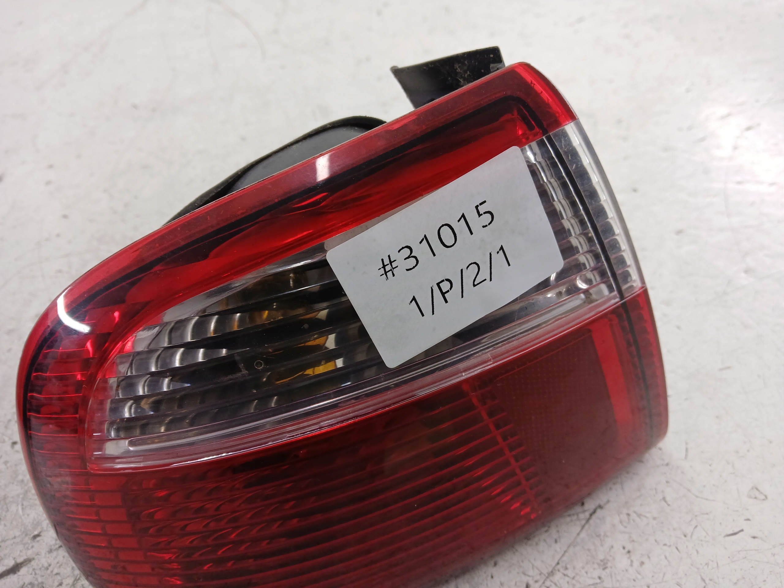 SEAT LEON and light left rear part W fender