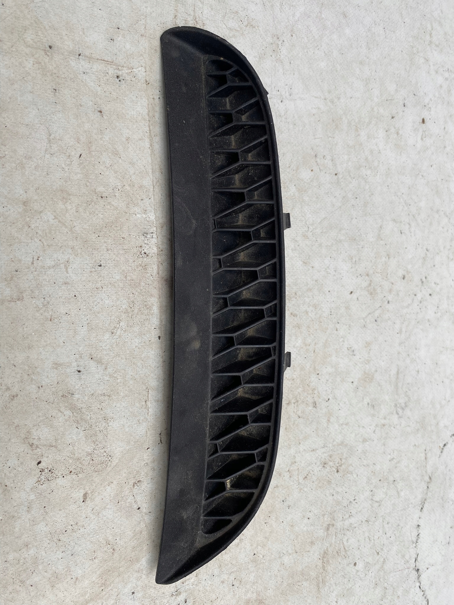SEAT LEON 1PL FR grid of a bumper right rear part
