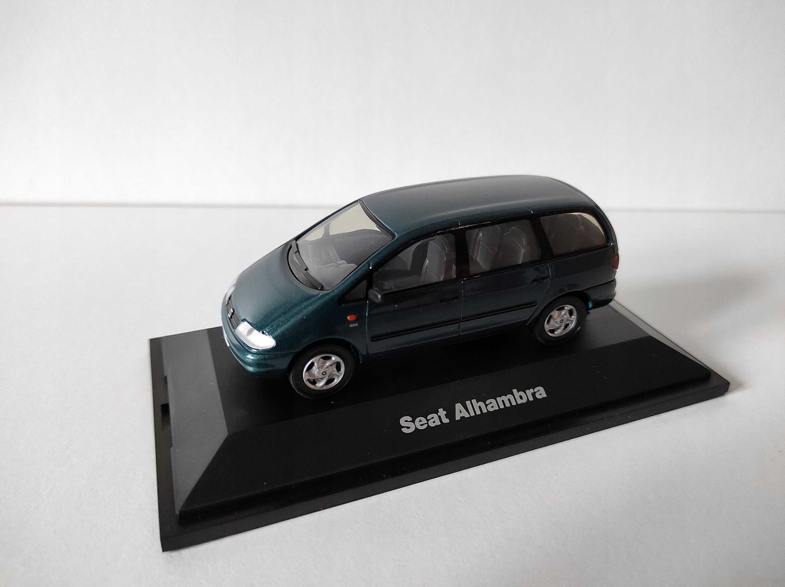 Seat Alhambra I (1996/2010) 1:43 Herpa