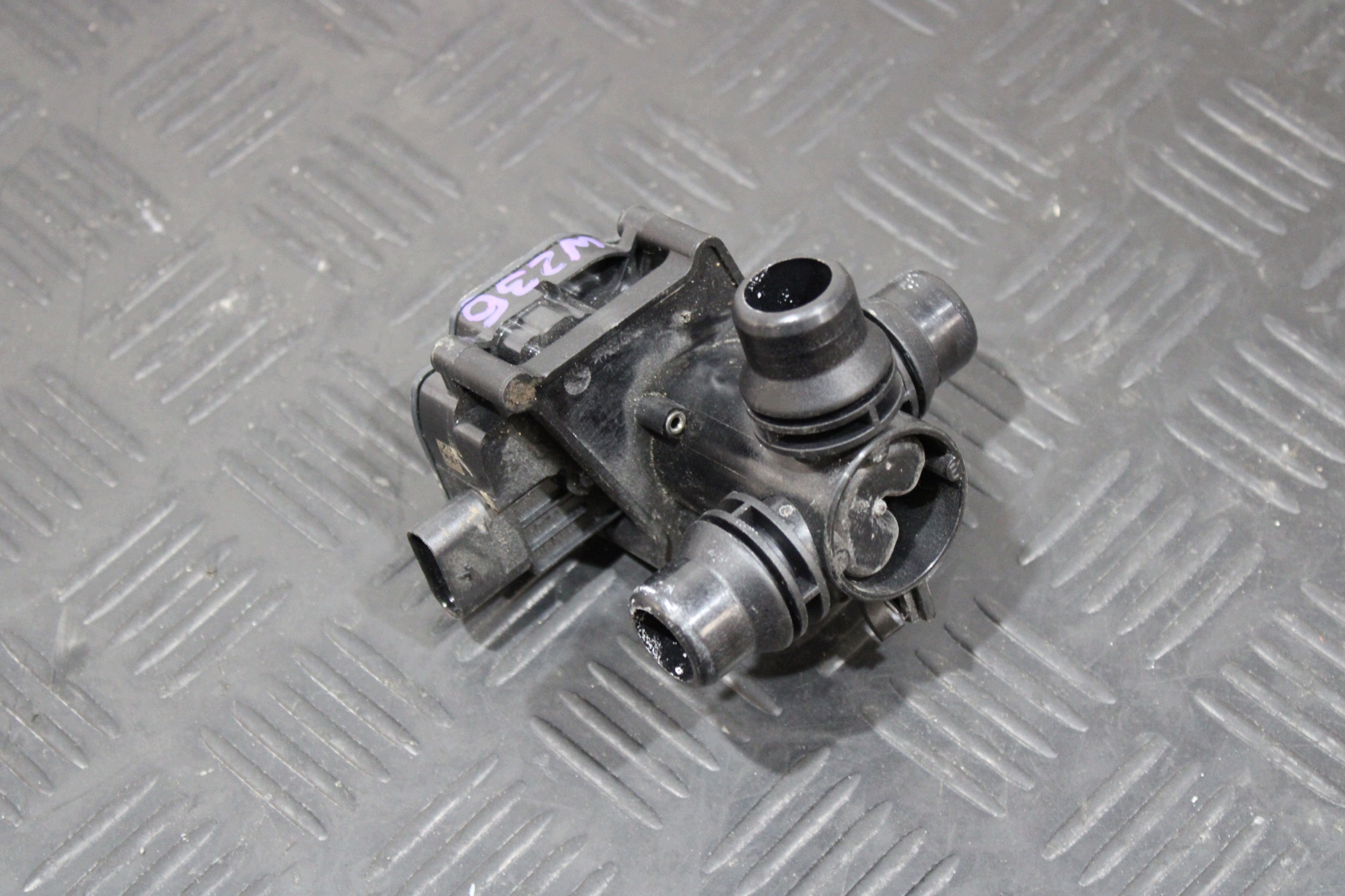pumpa vode ventil A0005061500 MERCEDES-BENZ CLE 236 W236