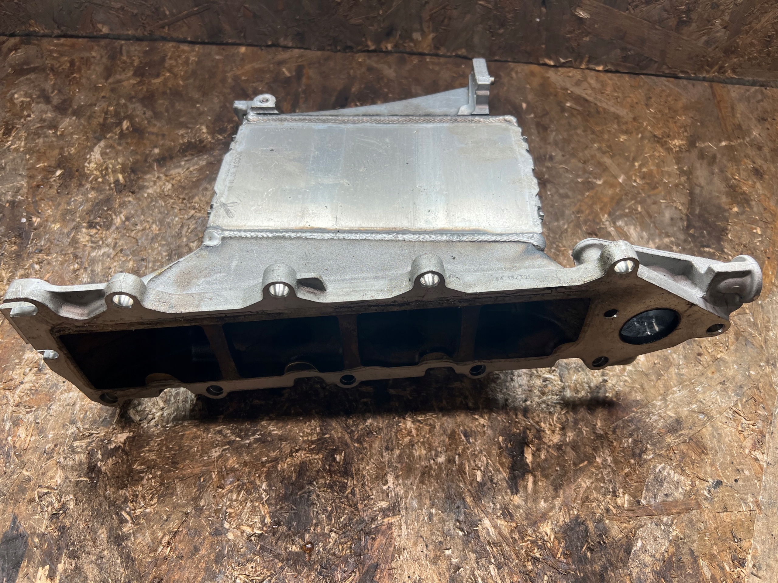 intake manifold AUDI A3 8V GOLF VII 1.6 TDI 04L129766R