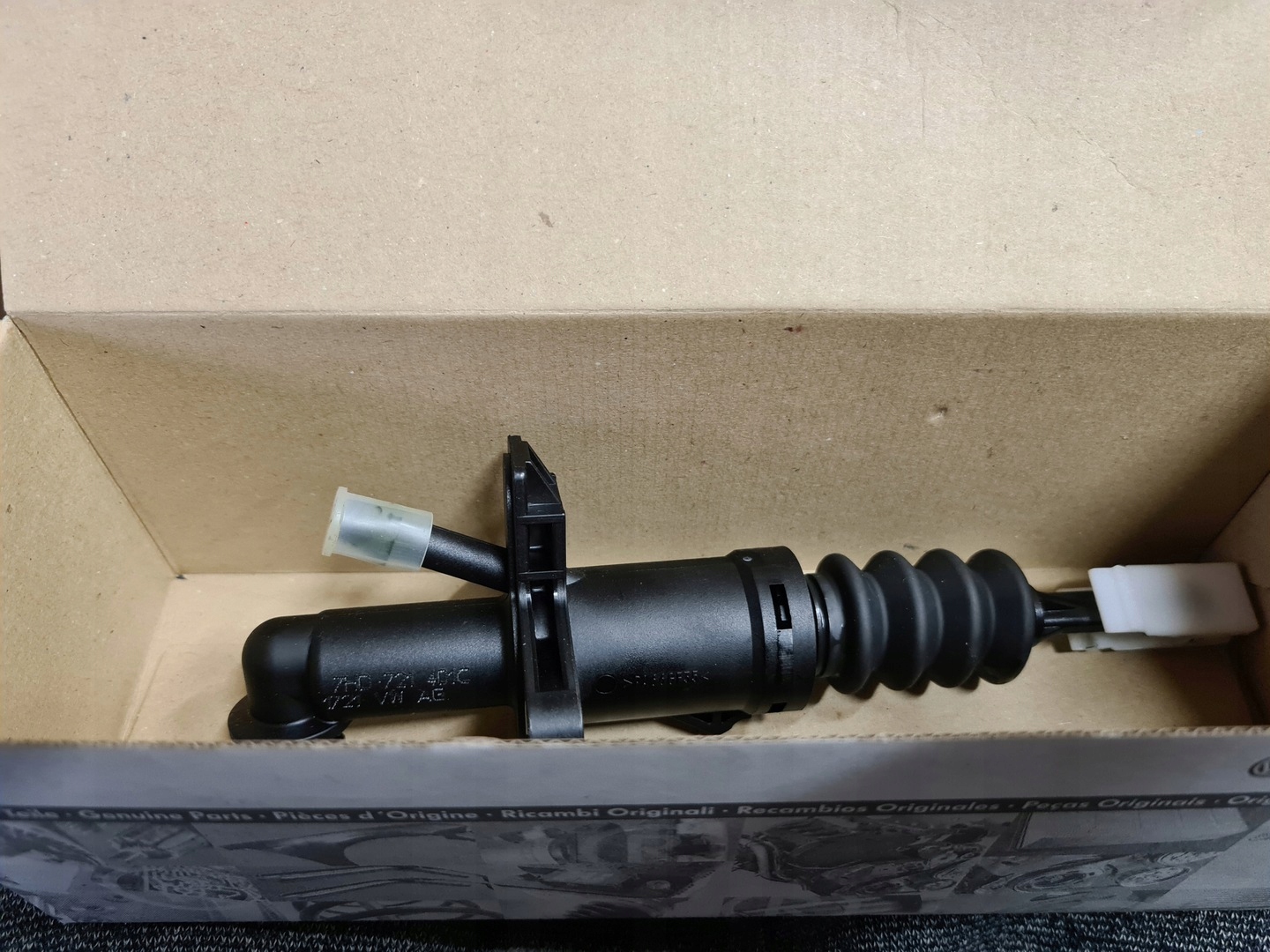 Pompa sprzegla wysprzeglik VW Transporter T5 T6 OE Part number 7H0721401C