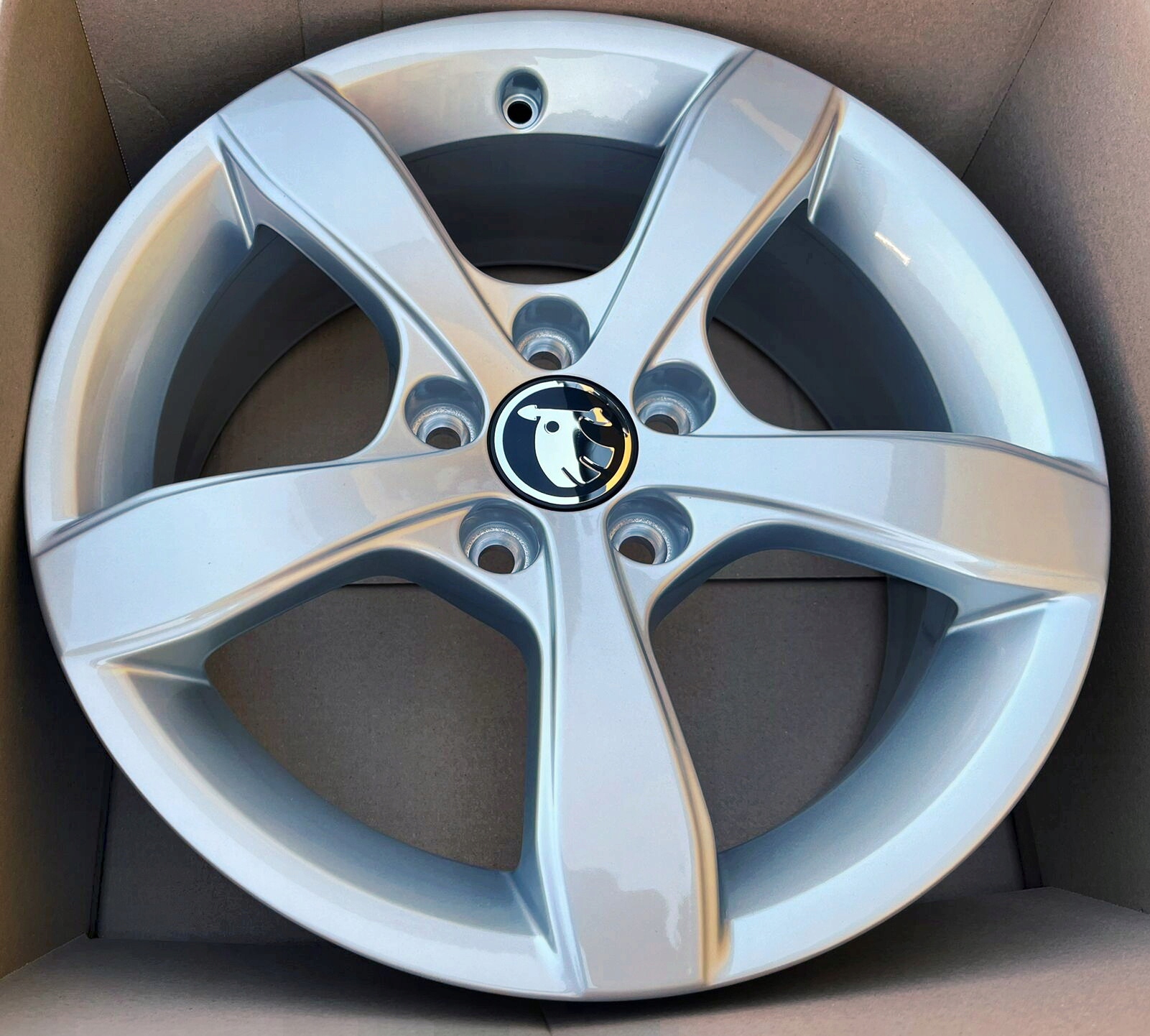 4x NOWE FELGI ALU OE SKODA FABIA KAMIQ SCALA RAPID OCTAVIA 8X00714968Z8 Szerokość felgi 6.0