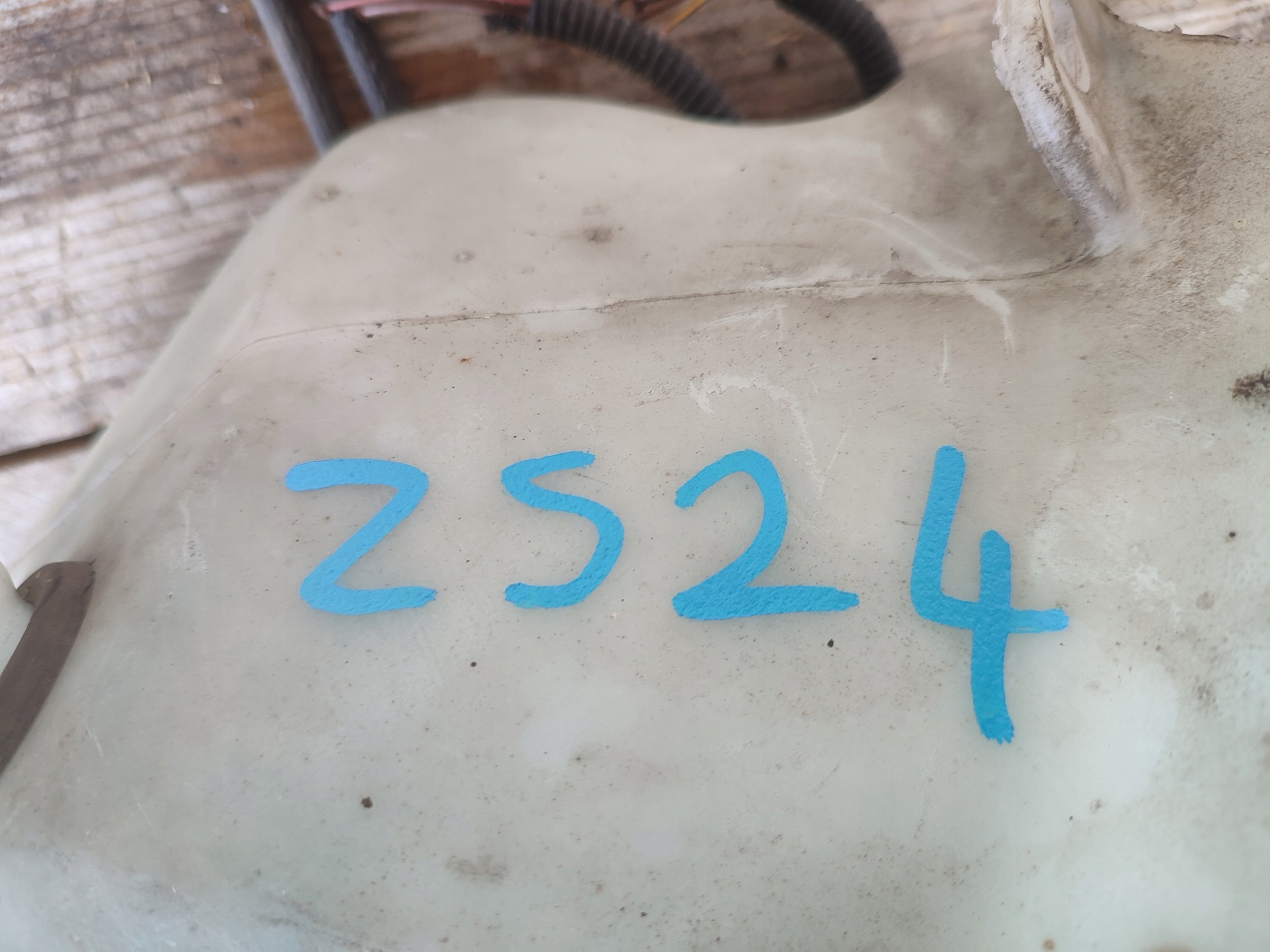 washer fluid tank OPEL VECTRA 551020308
