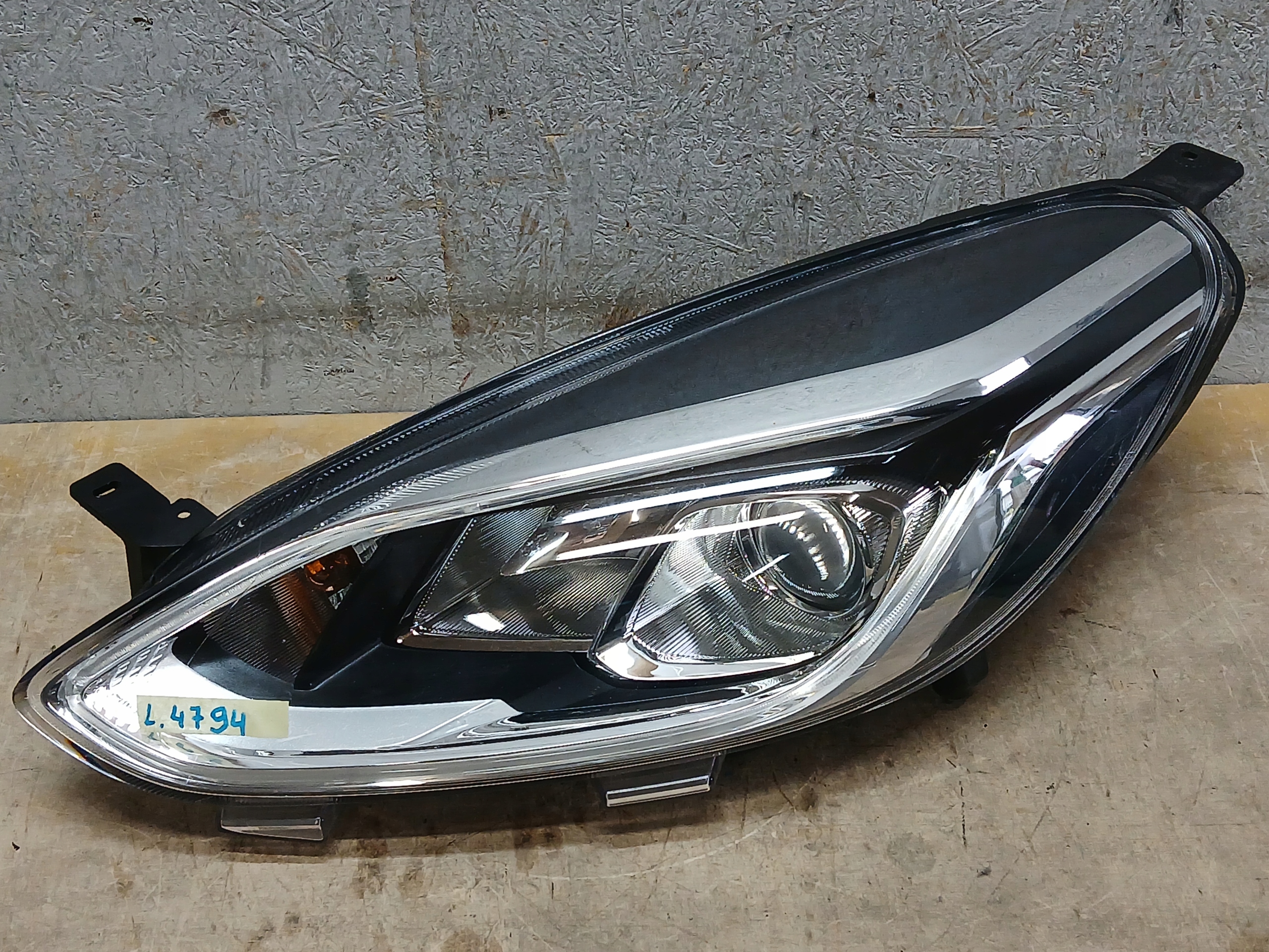 light front left FORD FIESTA MK8 lens LED H1BB-13101-CD
