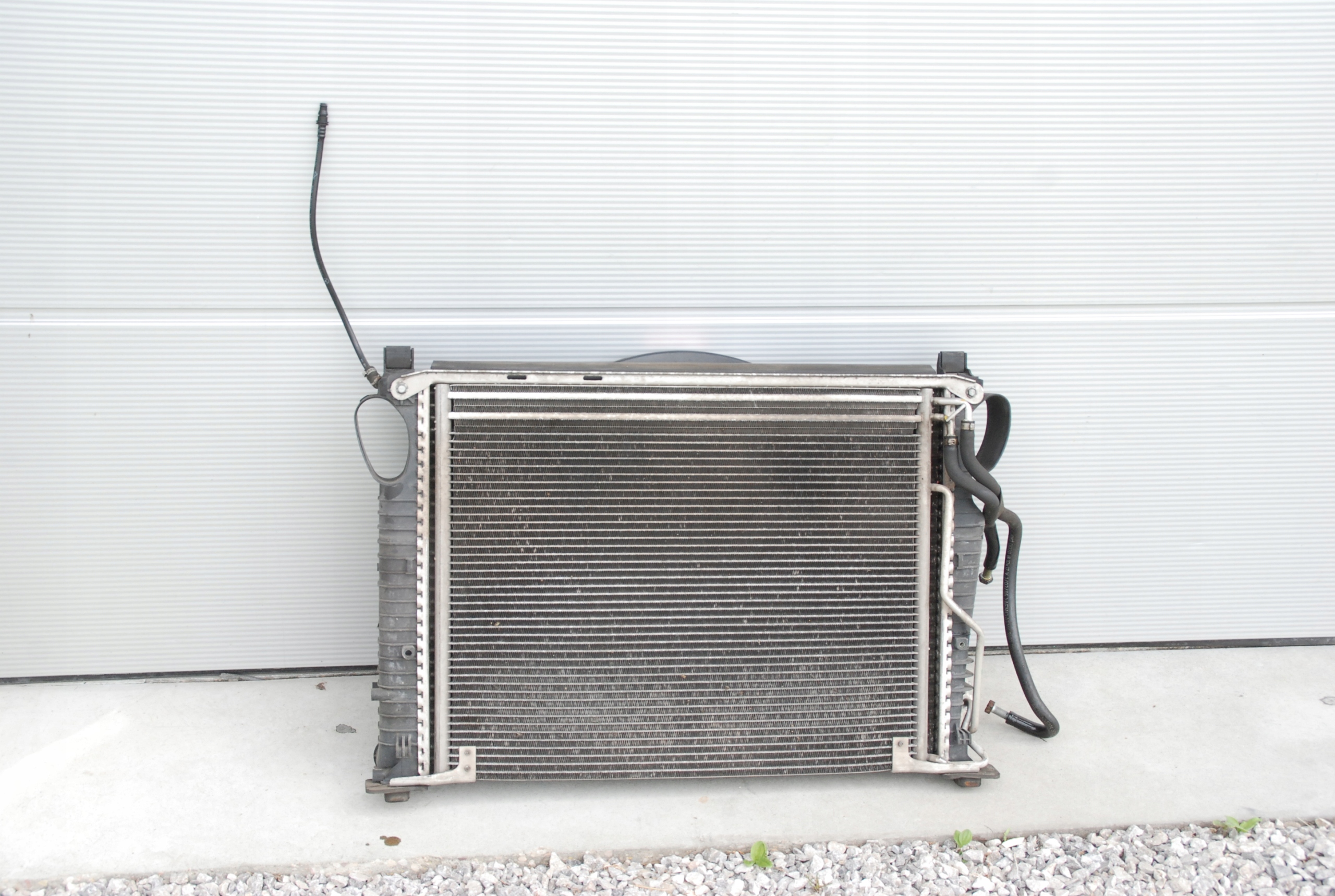 CHLODNICA KOMPLET CHLODNICE WENTYLATOR MERCEDES SL350 R230 Producent części Mercedes-Benz OE