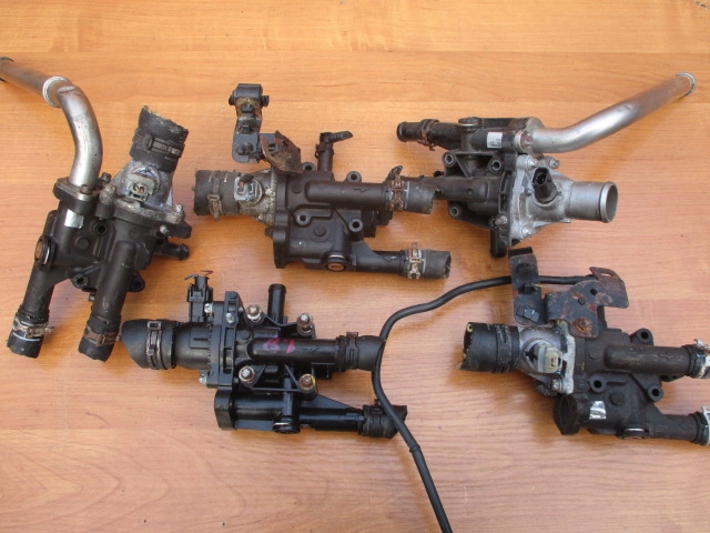 OPEL ASTRA 1.8 Z18XER A18XER OBUDOWA TERMOSTATU