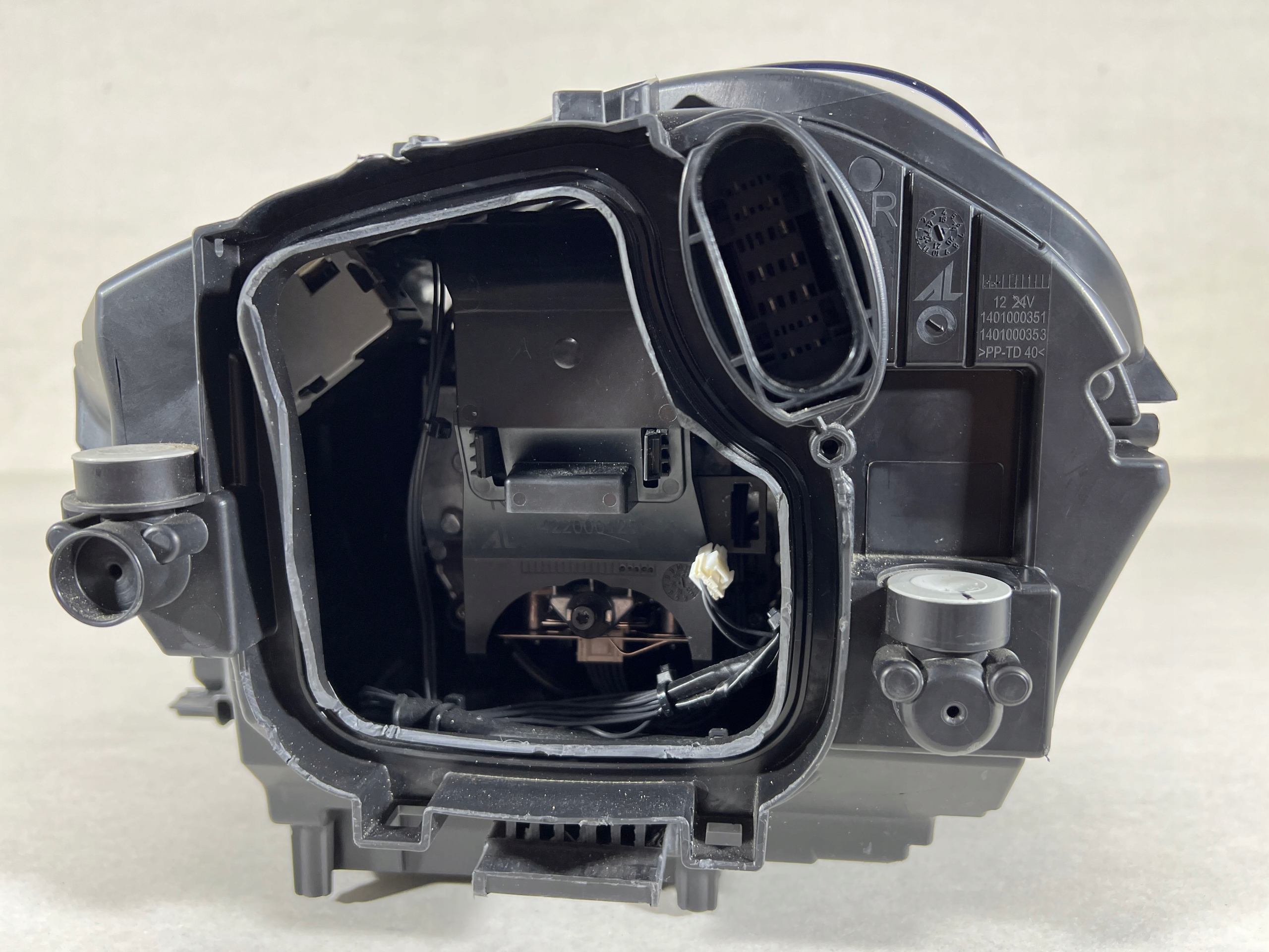 PORSCHE MACAN LIFT 95B FULL LED LAMPA PRAWA PRZÓD Rodzaj świateł mijania LED