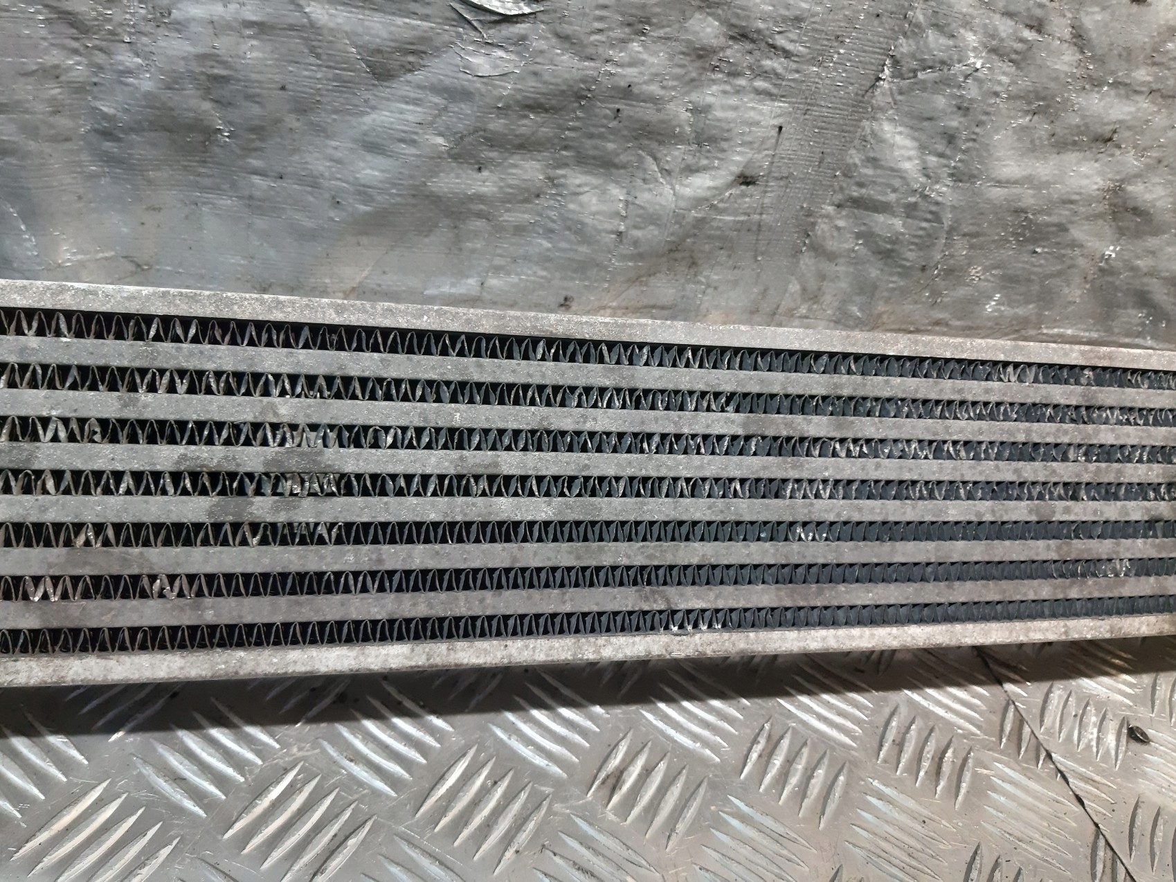 Kühler luft INTERCOOLER A1695000000 BEHR MERCEDES W169 2.0 CDI