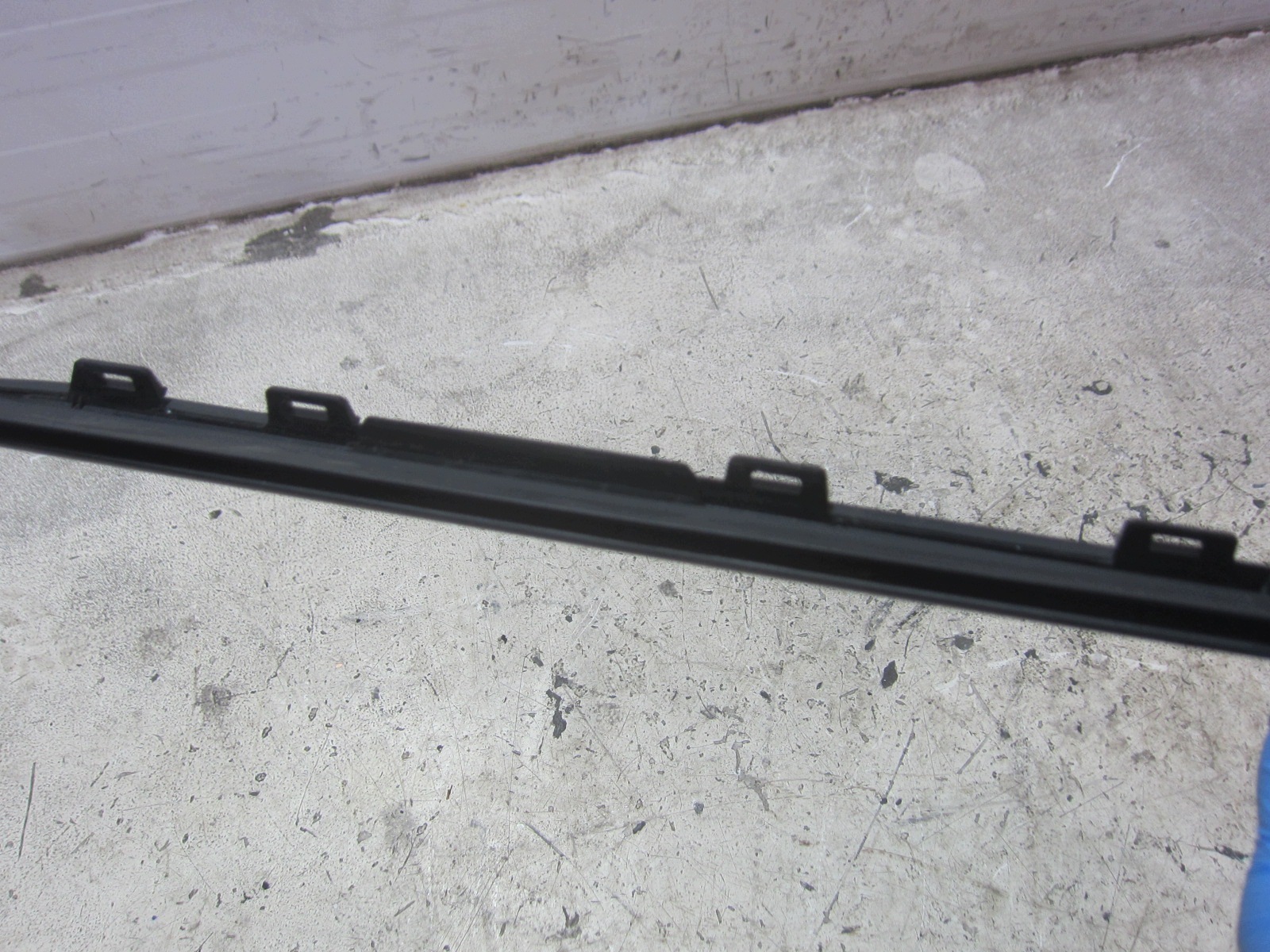 KIA SORENTO IV MQ4 moulding left windows PRZEDNIEJ dust CZOLOWEJ front