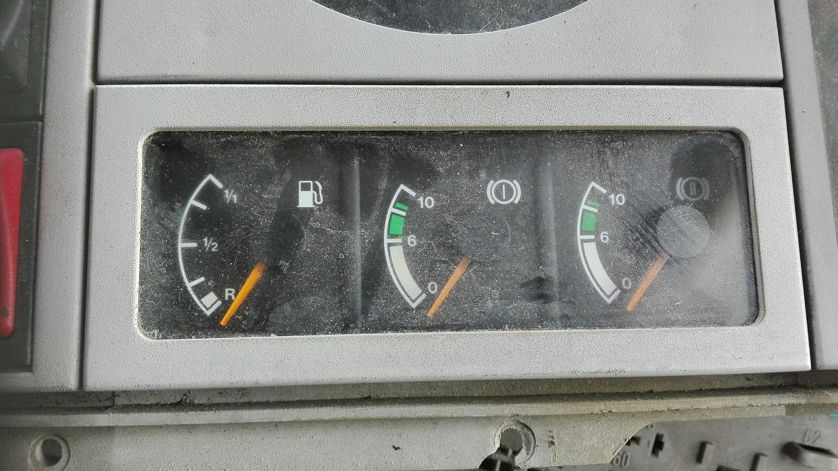 ZEGAR LICZNIK PALIWA POWIETRZA MAN LE2000 F2000