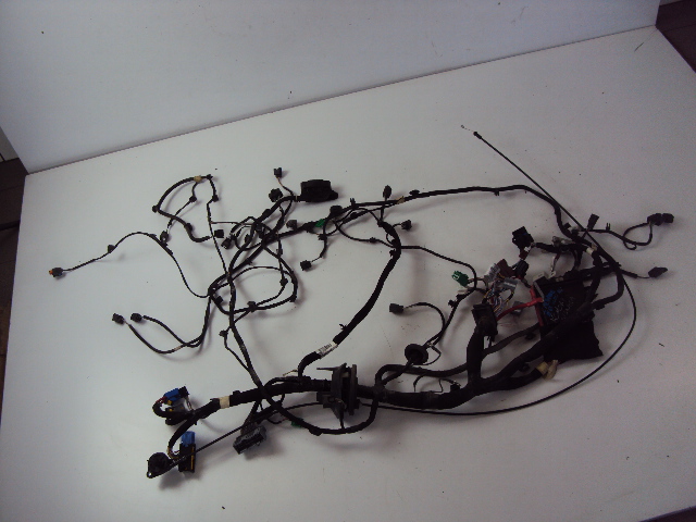 403885341R - УСТАНОВКА МОТОРНОГО ОТСЕКА RENAULT MEGANE IV HB 16R