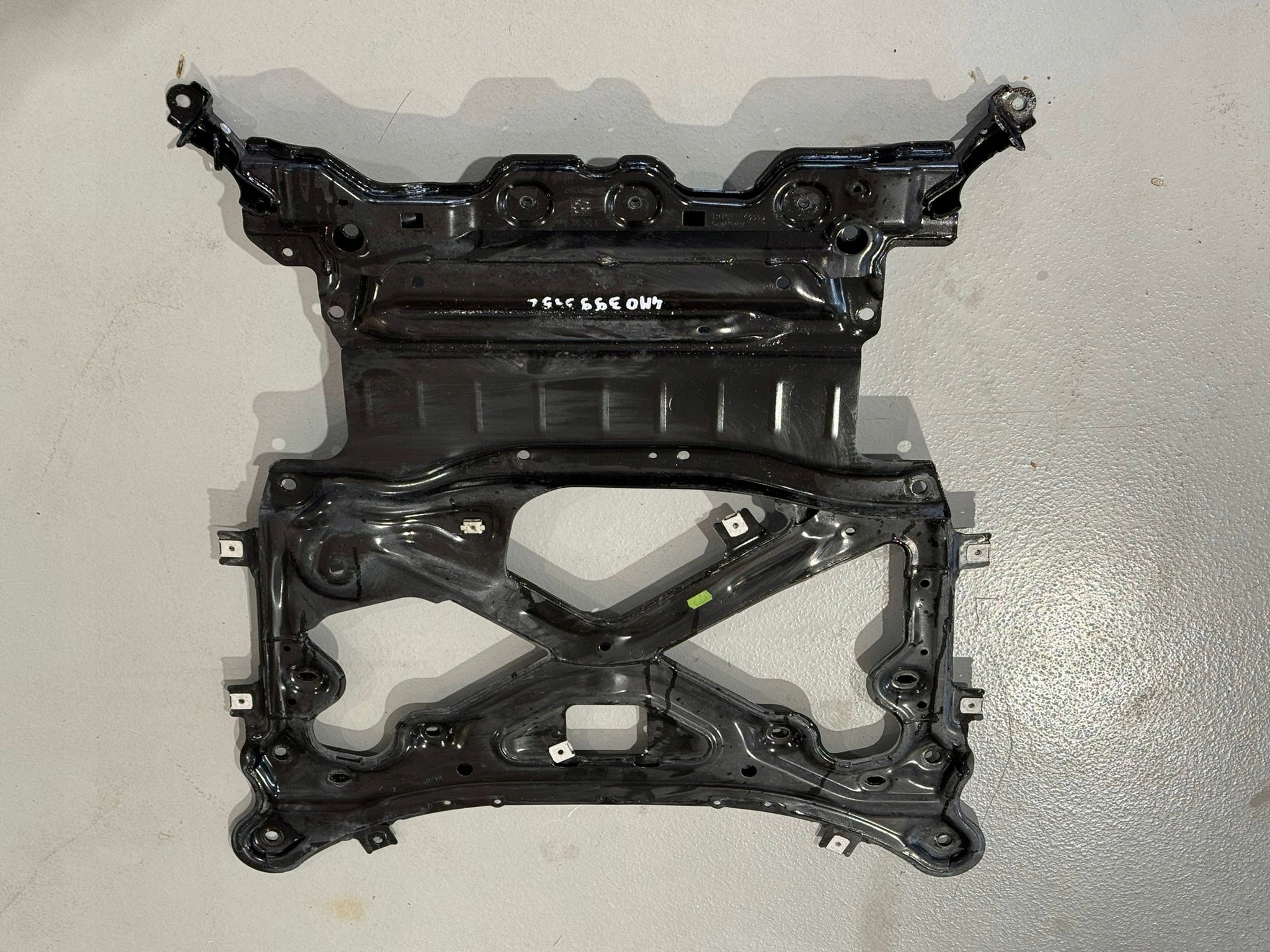 LAMBORGHINI URUS WSPORNIK WÓZKA ŁAWY MOCOWANIE 4M0399345L