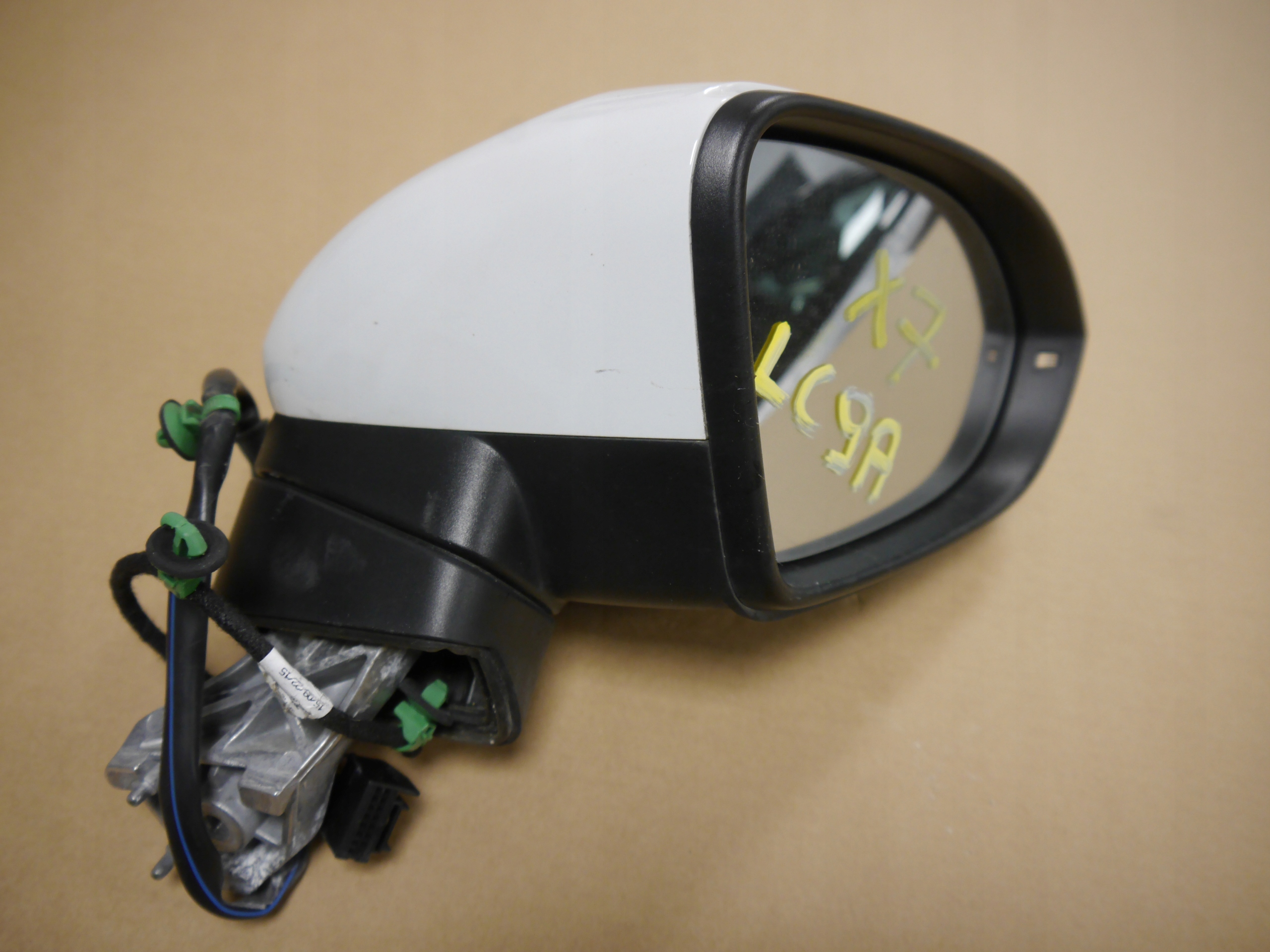 VW PASSAT B8 LUSTERKO PRAWE 7 PIN LC9A FOTOCHROM Producent części Volkswagen OE