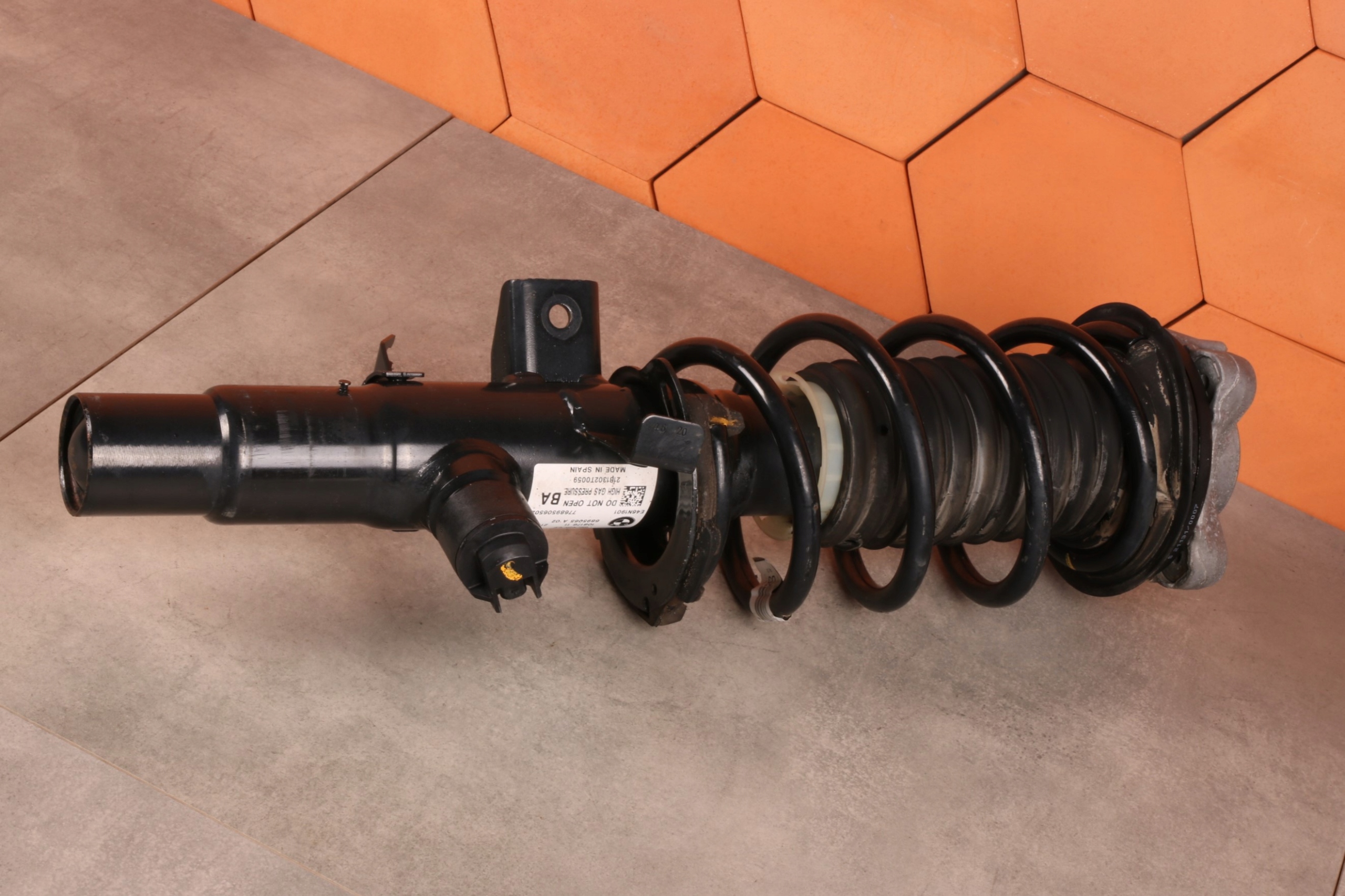 BMW Z4 G29 20i 30i B46D B48D shock absorber left front VDC VDM 6895065