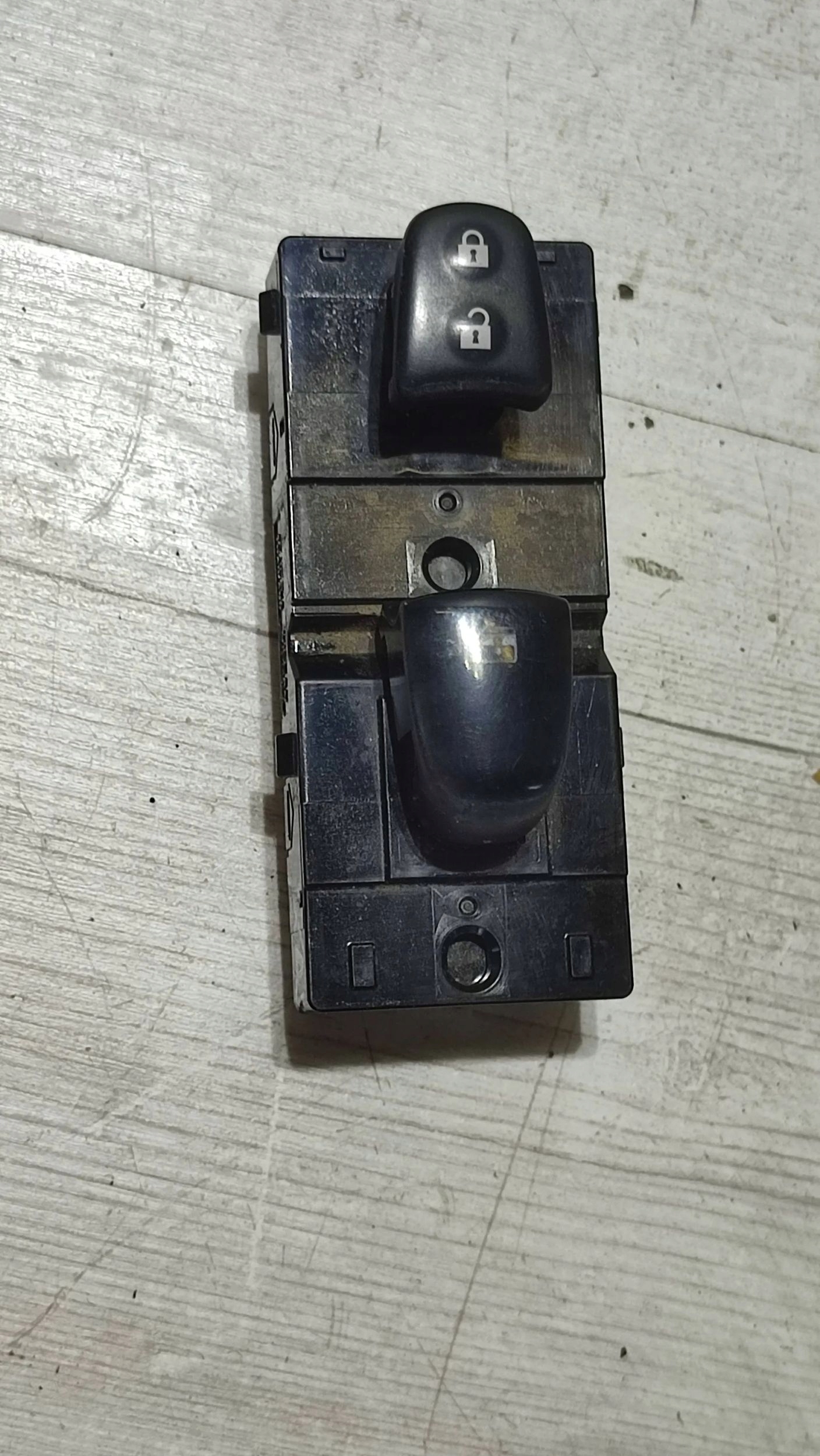 Renault Kadjar 17r 1.5dci front side right switch windows