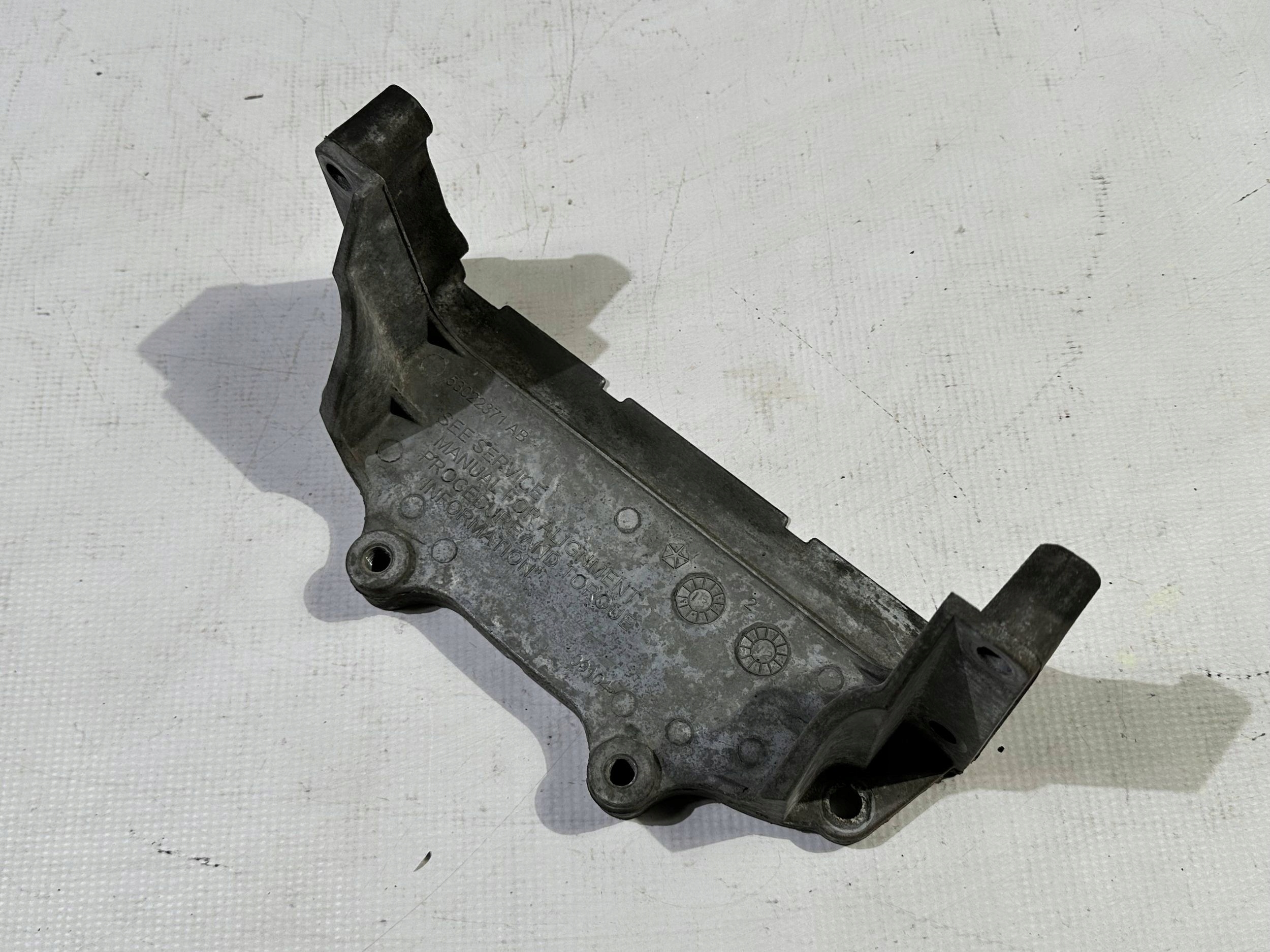 holder bracket console miski olejowej Jeep Grand Cherokee 5.7 6.4 2011+