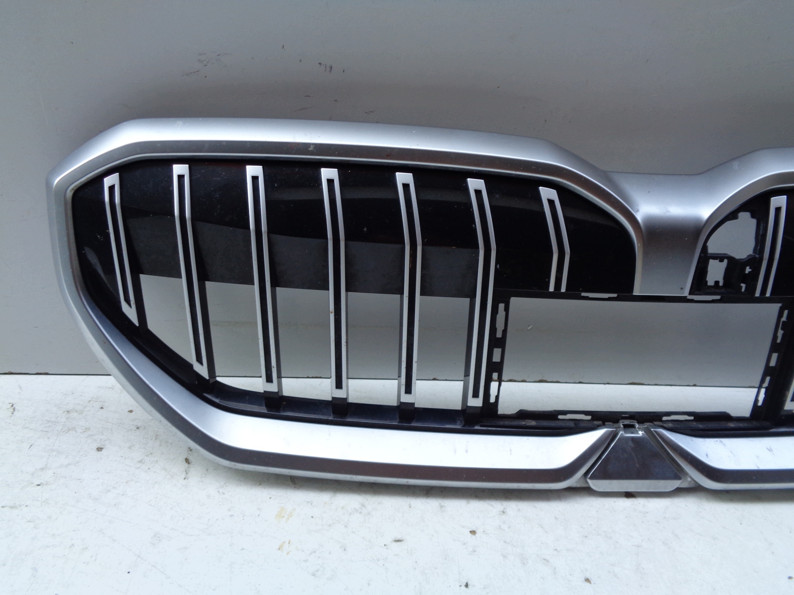 Grille BMW 5 G60 G61 23- NR 53089