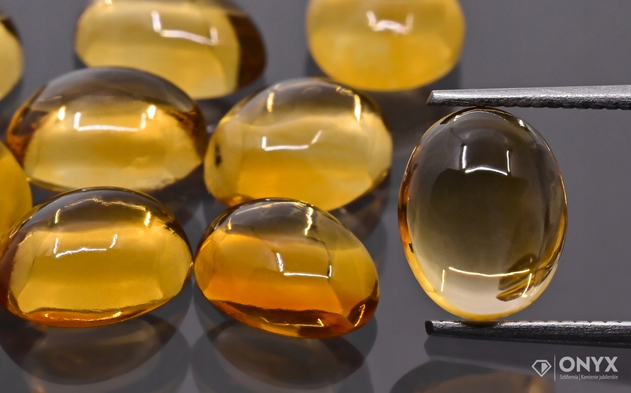 Citron A kabošon ovál 10x8 mm