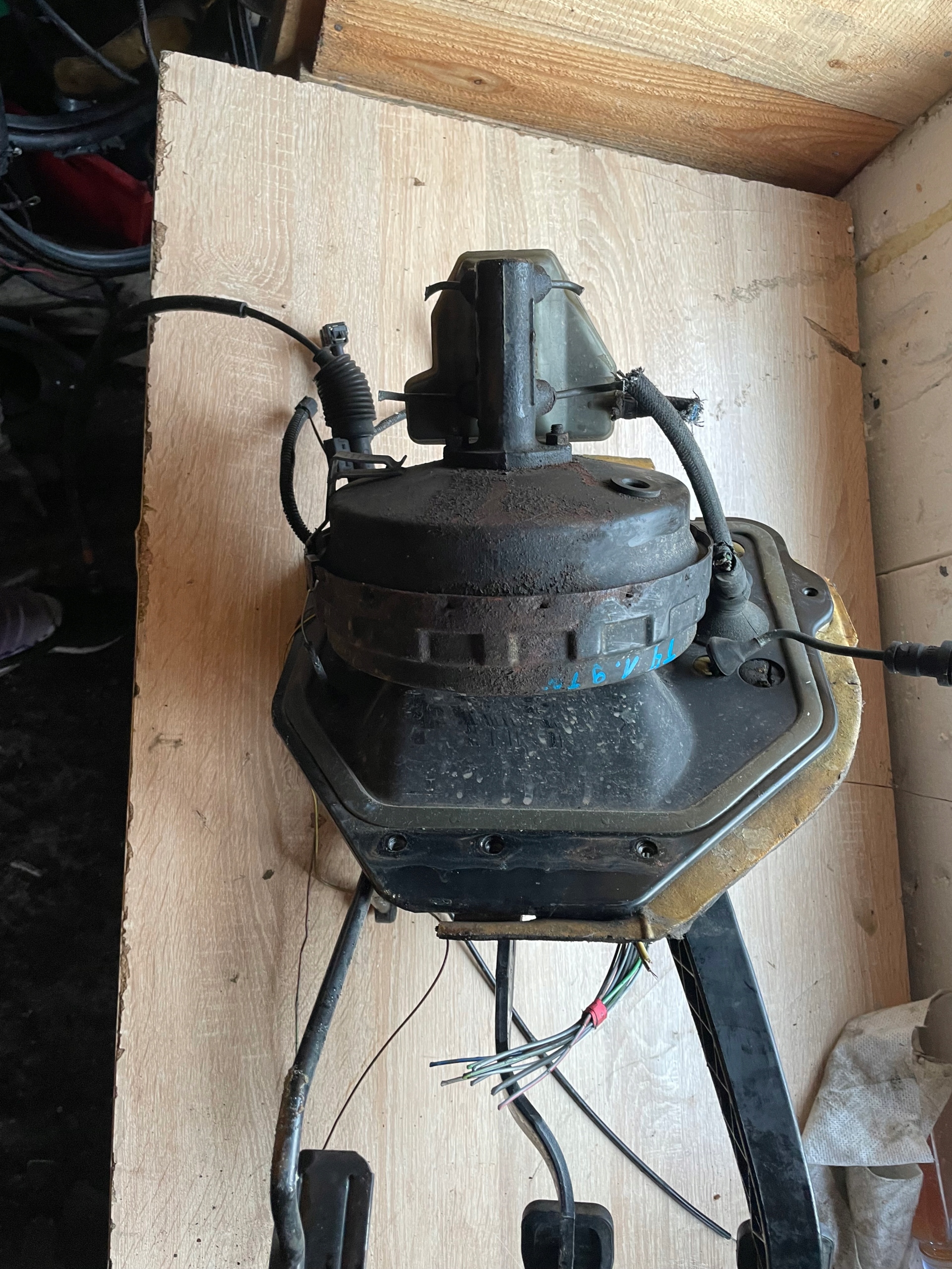 VW T4 сервопривод тормоза 701612101K