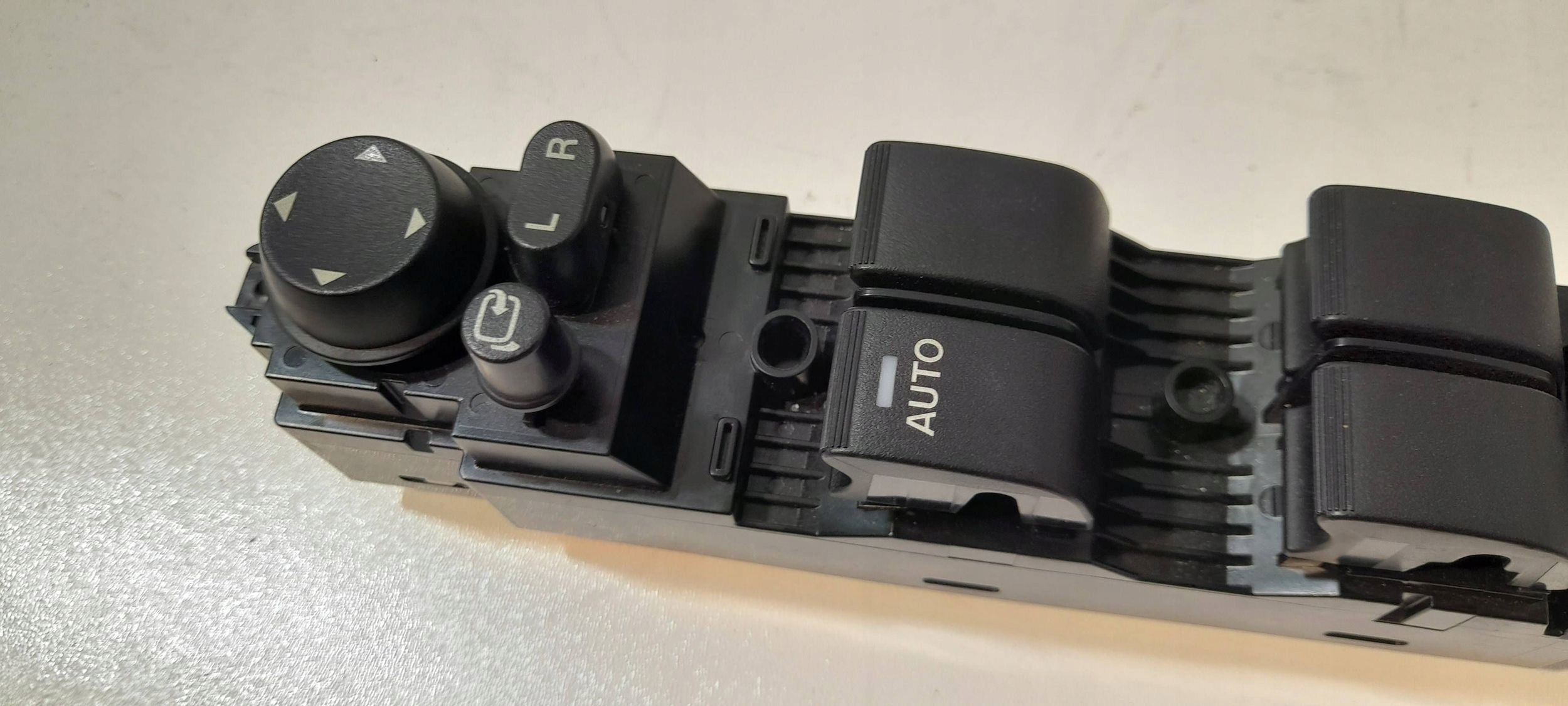 Mazda 3 BL 2009-2014 vezérlö panel szyb K0021 (PS90)