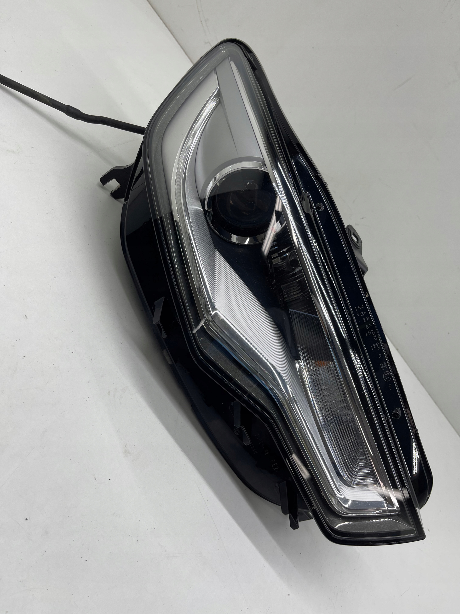 AUDI A6 C7 light reflektor right front BI-XENON XENON CALA original!