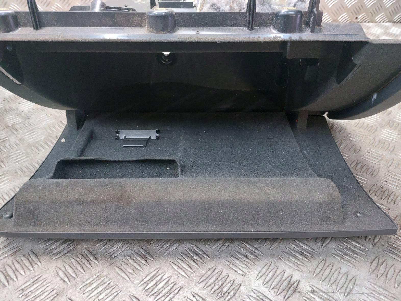 Handschuhfach des Beifahrers AUDI Q5 8R 8R1880302B