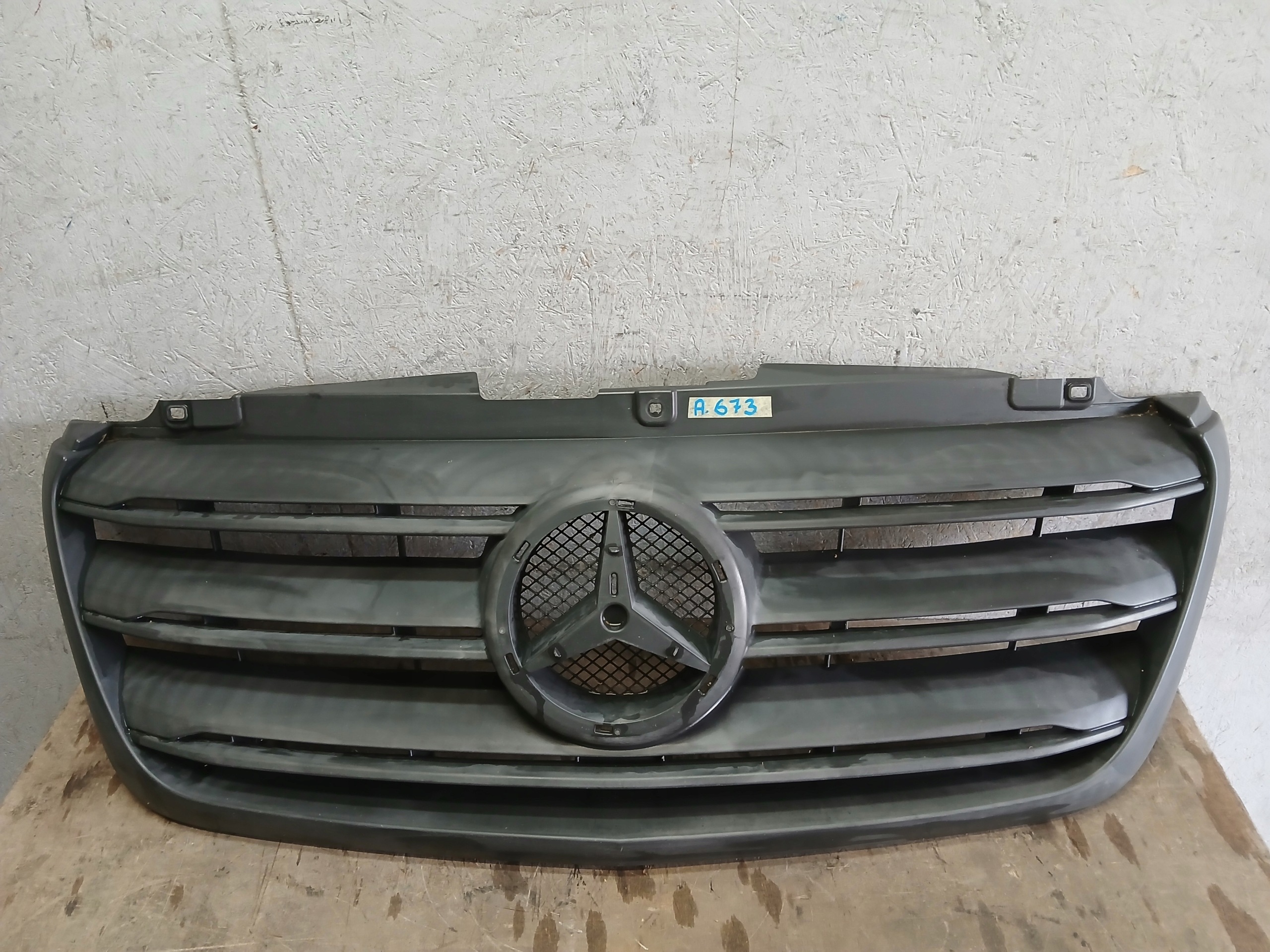 Grille MERCEDES SPRINTER W907 W910 A907 A910 A9108852600