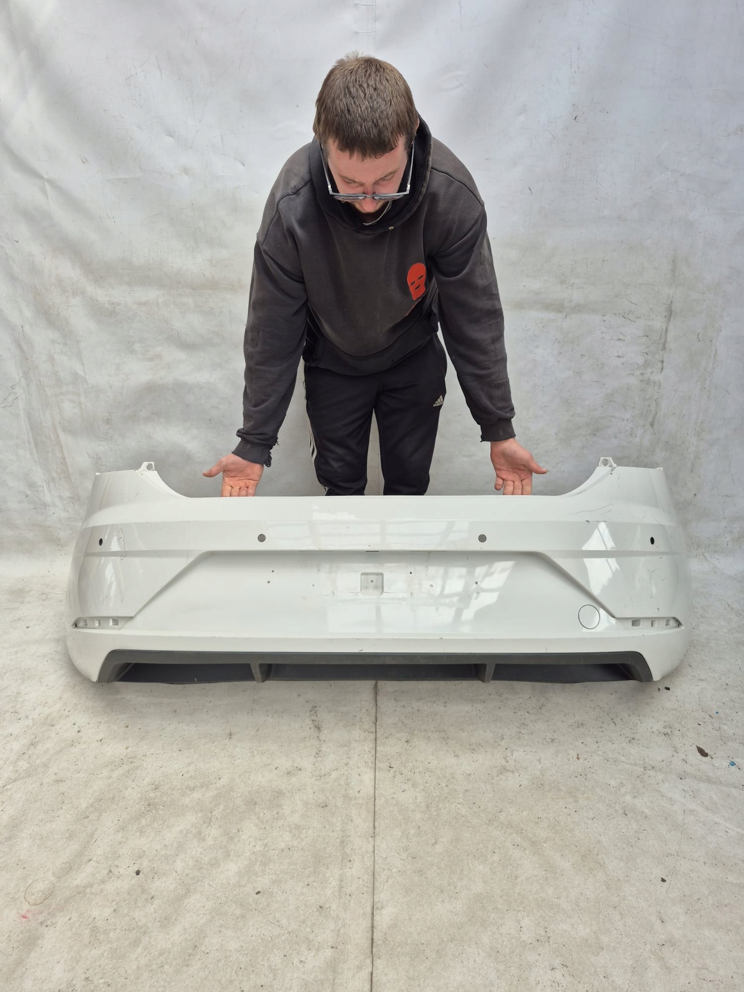 SEAT LEON III 3 HB LIFT 16-20 bumper rear part rear PDC