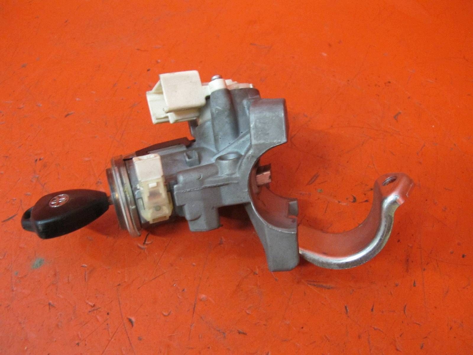 TOYOTA AURIS and 1 E15 LIFT ignition key PILOT 89783-0F010