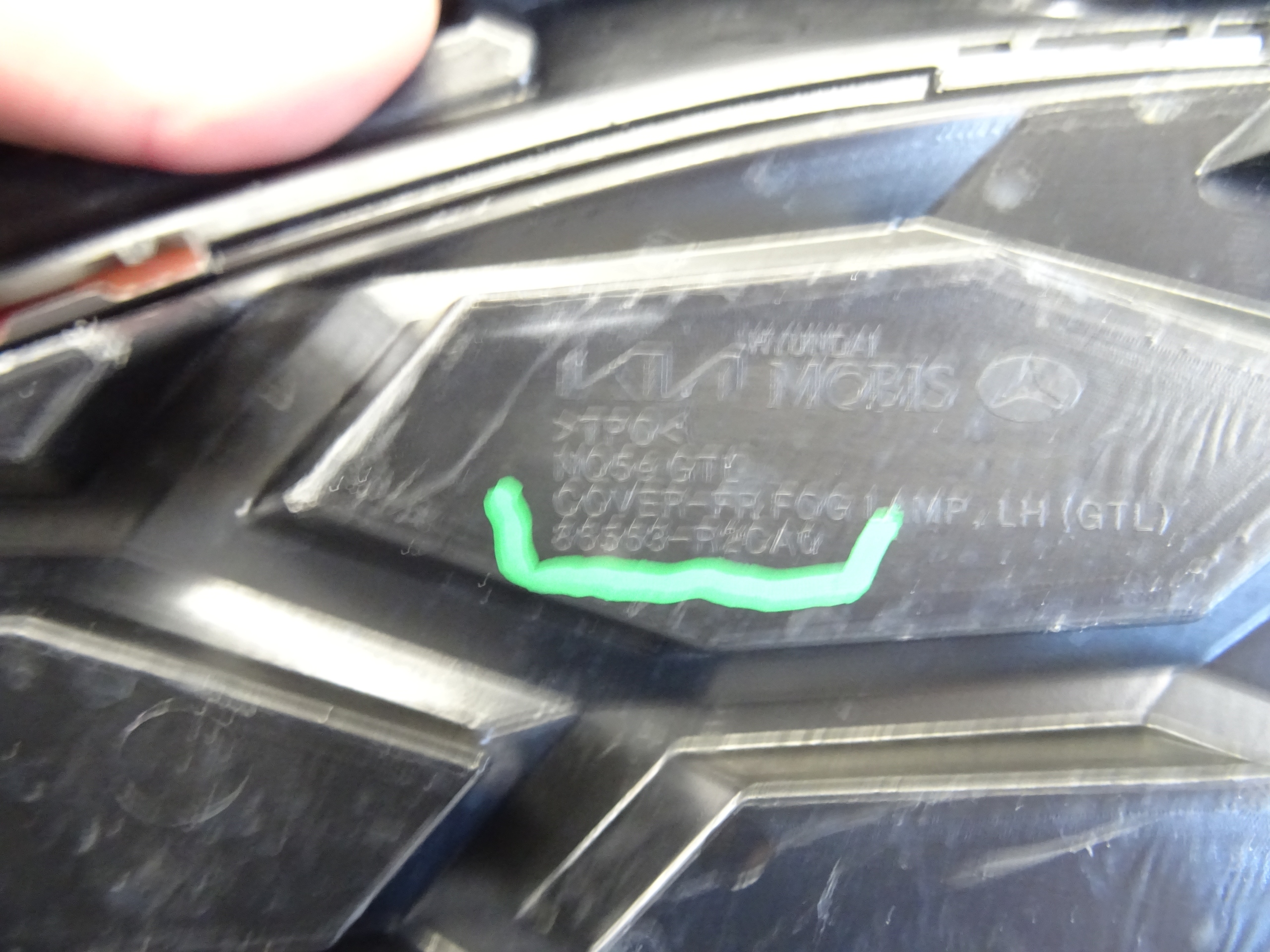 grid of a bumper front front left KIA SPORTAGE V 5 86563-R2CA0