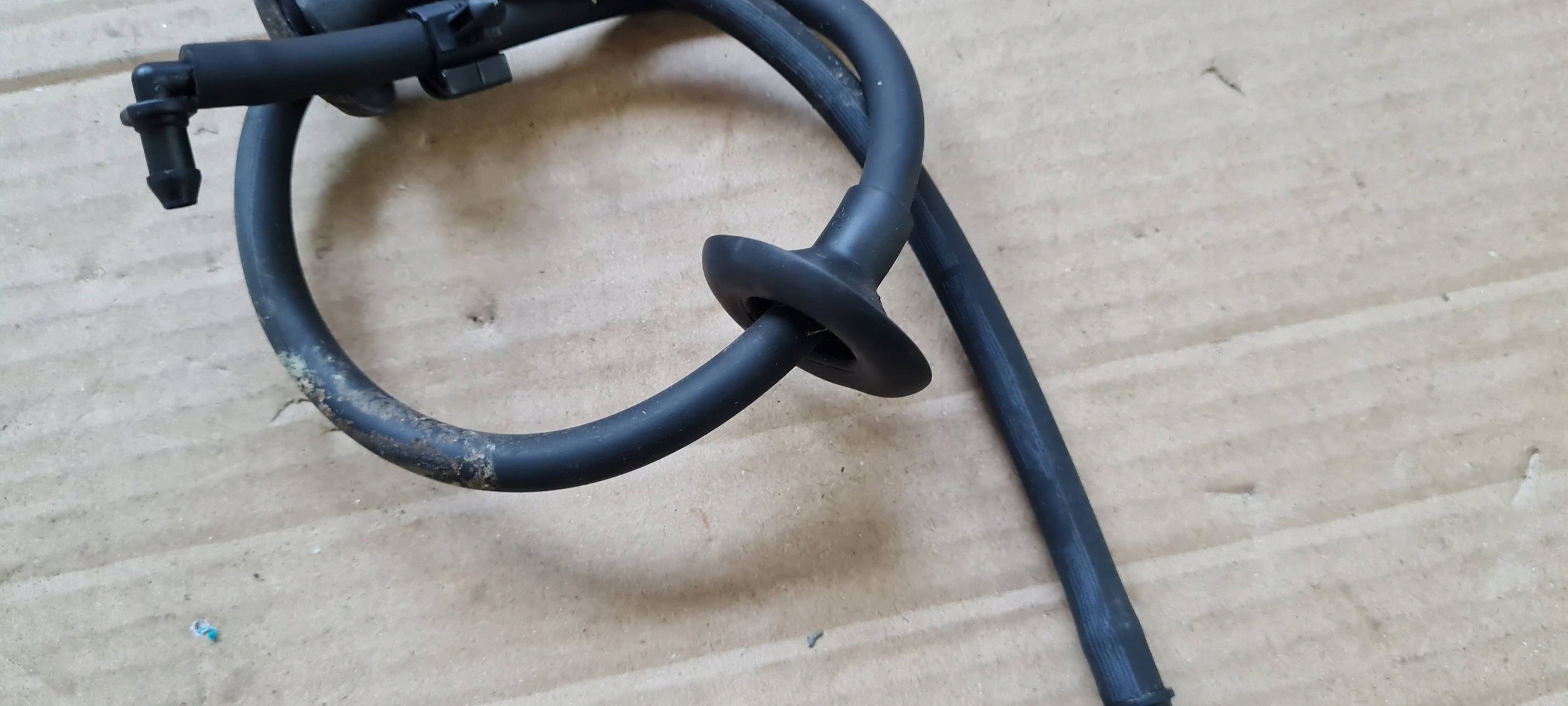 Chrysler Pacifica 2022 wiring hose SILNICZKA bonnet boot