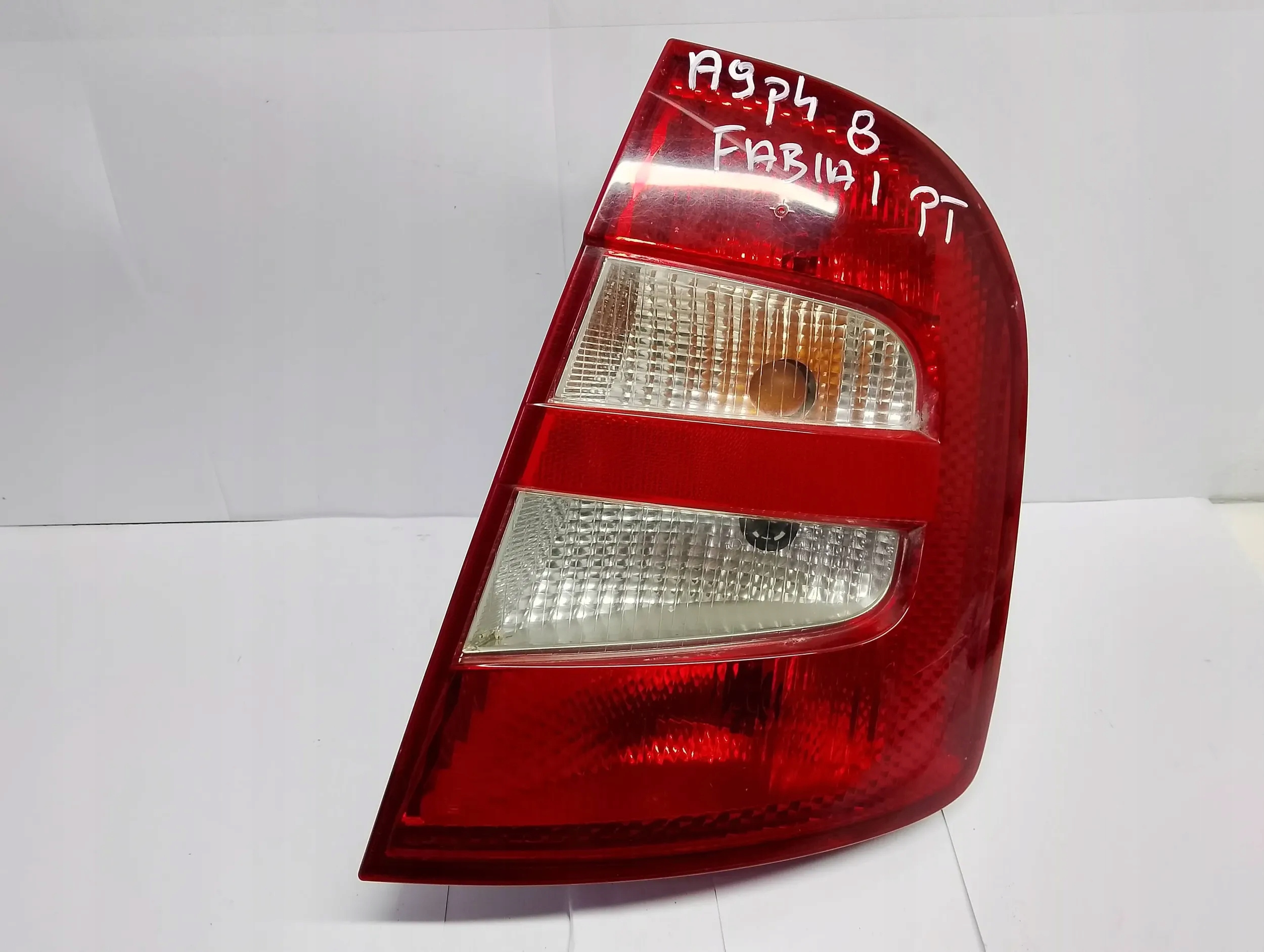 Skoda Fabia Mk1 (6Y) 2001 lights rear. 6Y6945096B