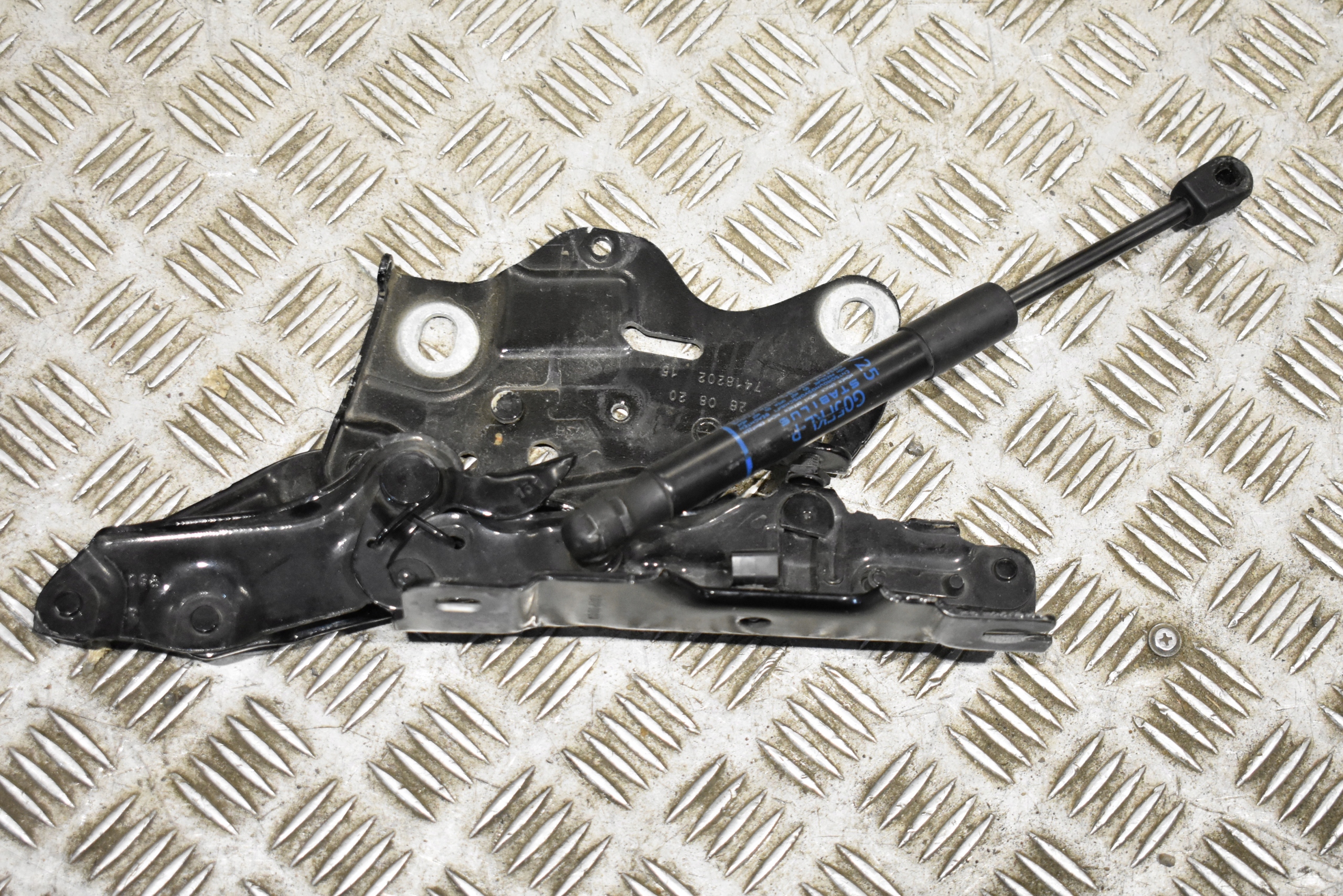 IDEALNY hinge bonnets right BMW G05 G06 1