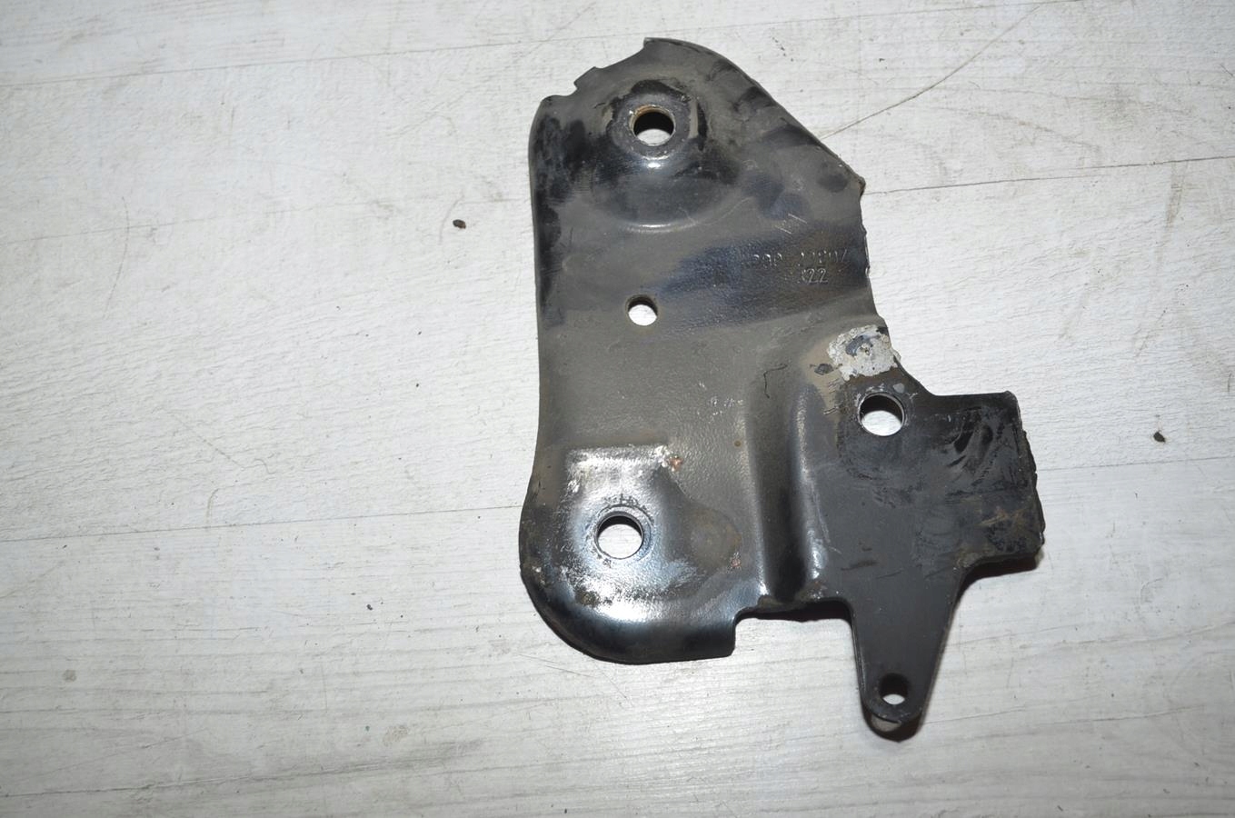 support right Dacia Duster II 18r