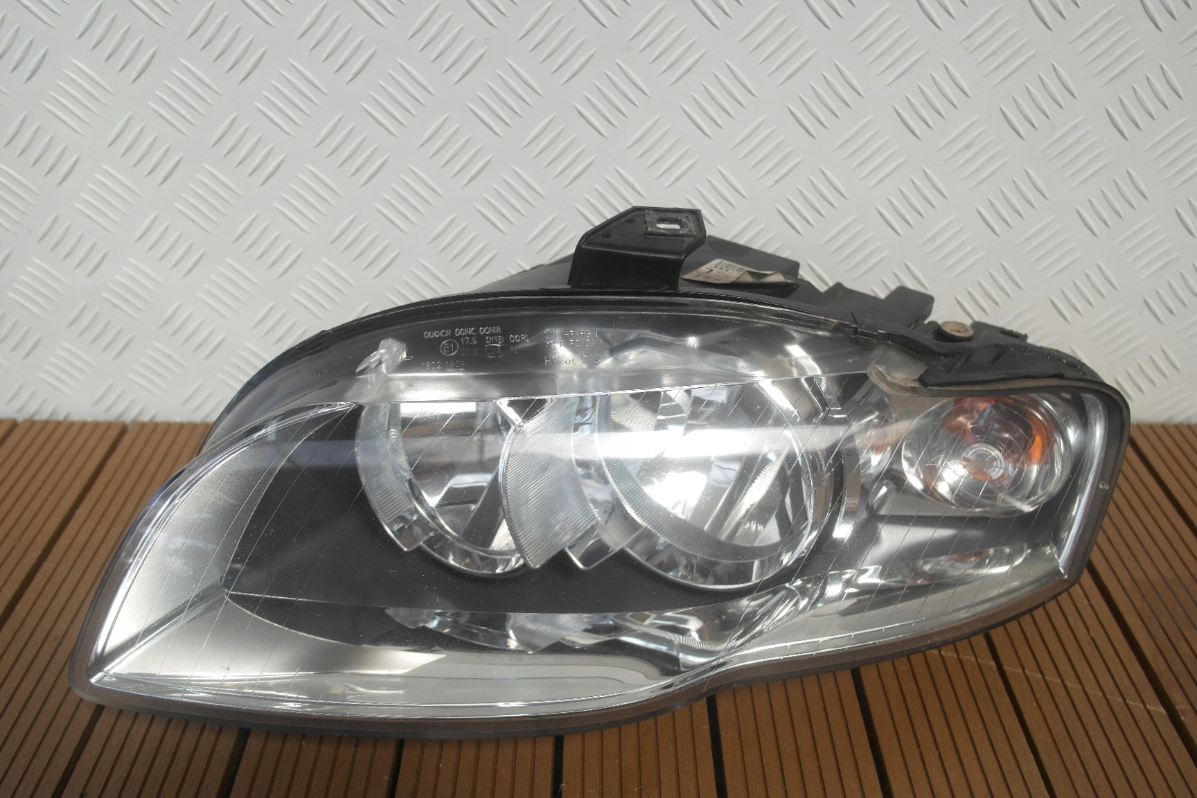 AUDI A4 B7 04-08 light front left front 8E0941003BK EUROPA OE
