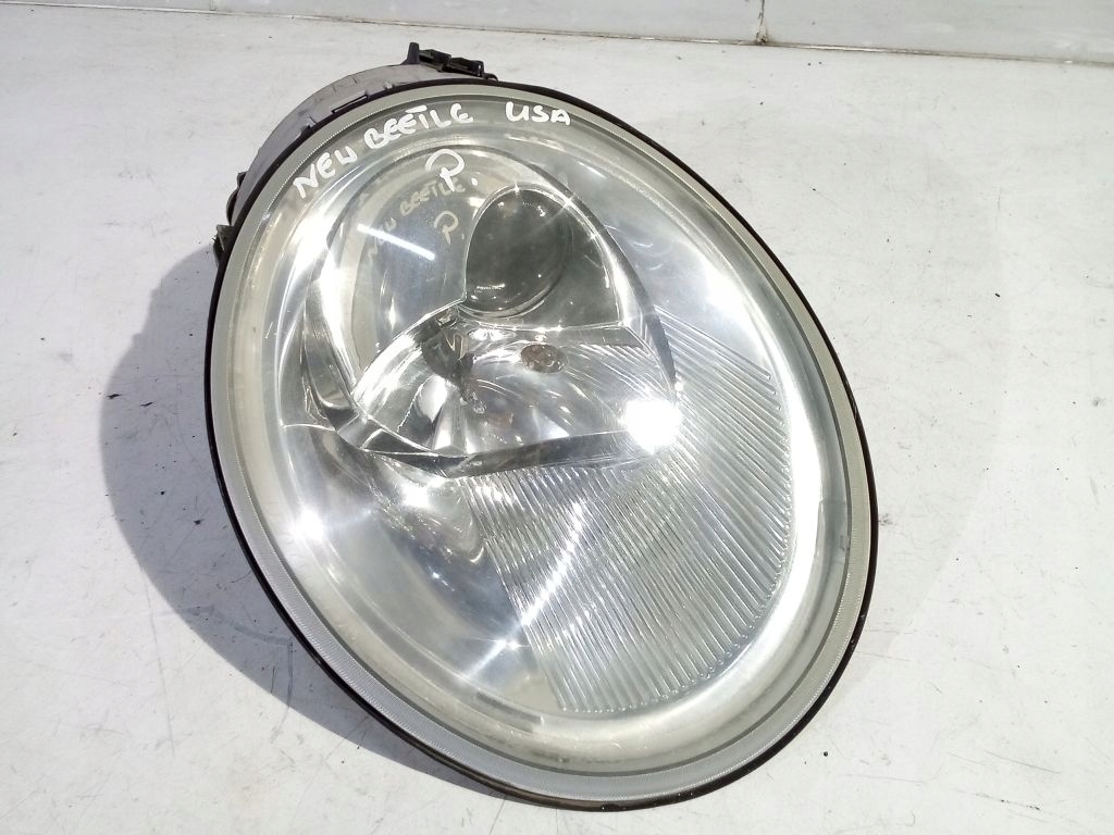 VW New Beetle USA light right front front