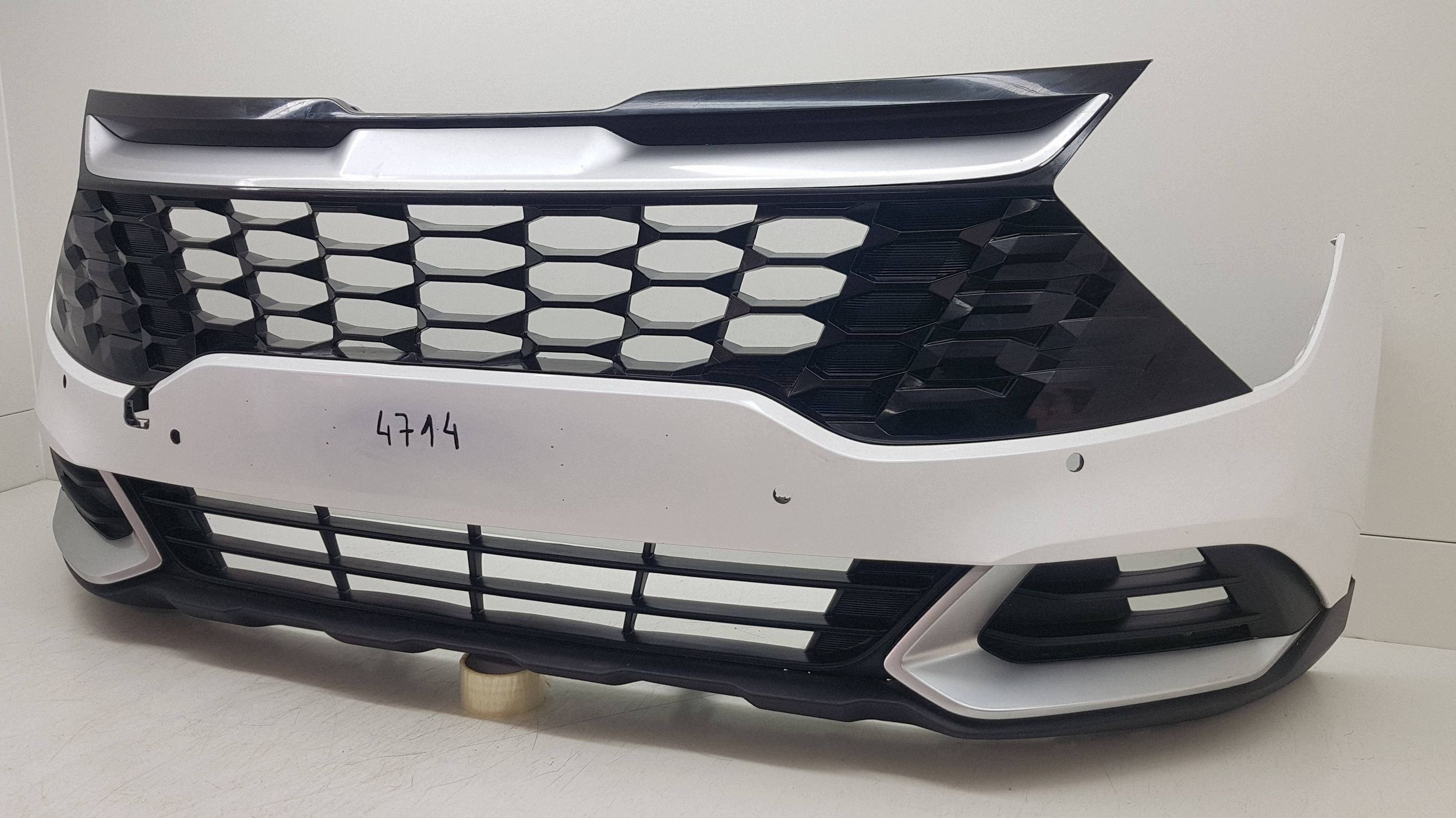 KIA SPORTAGE 5 V 2021 - nárazník předek 86511-R2000