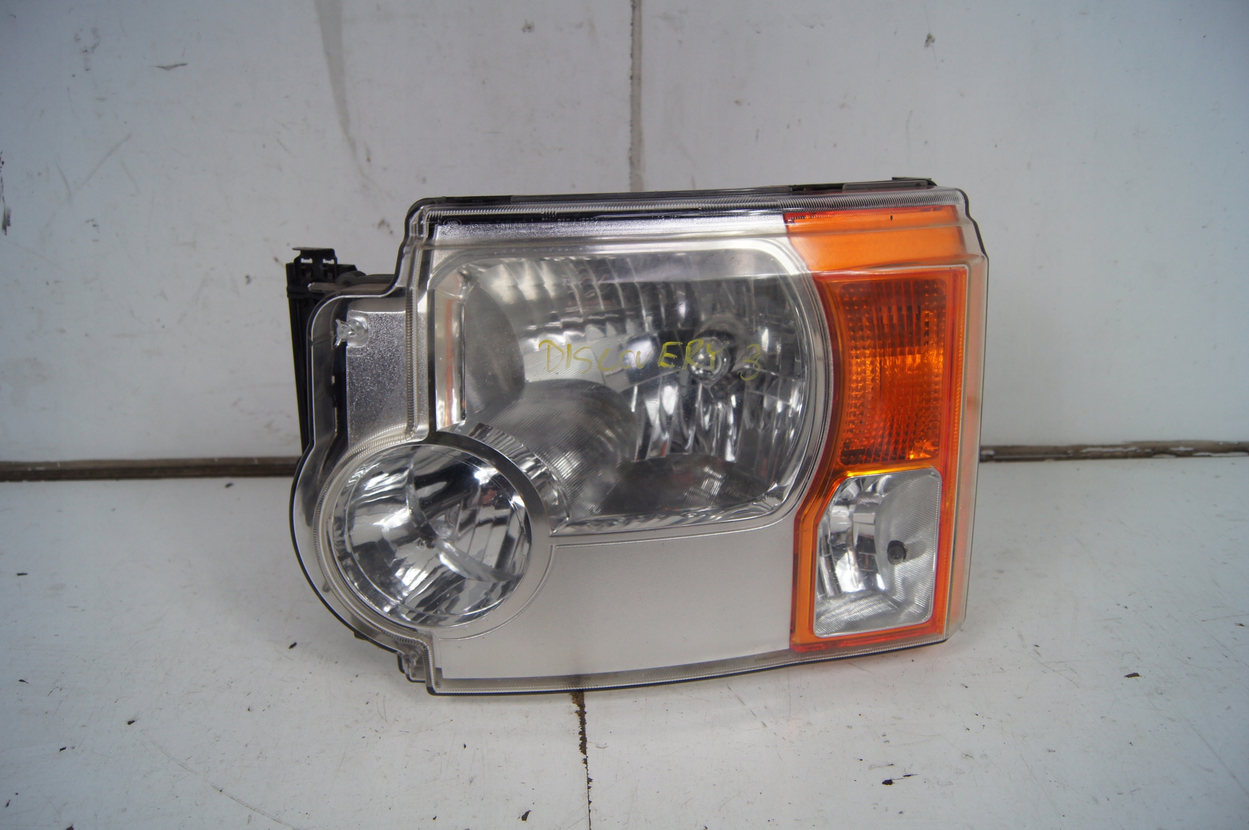 Лампочки в противотуманные фары дискавери 4. Лампочки range rover l322. Задняя габаритная лампа дискавери 3. Лампы дискавери 3. Ленд ровер дискавери 4 лампочки ближнего света.