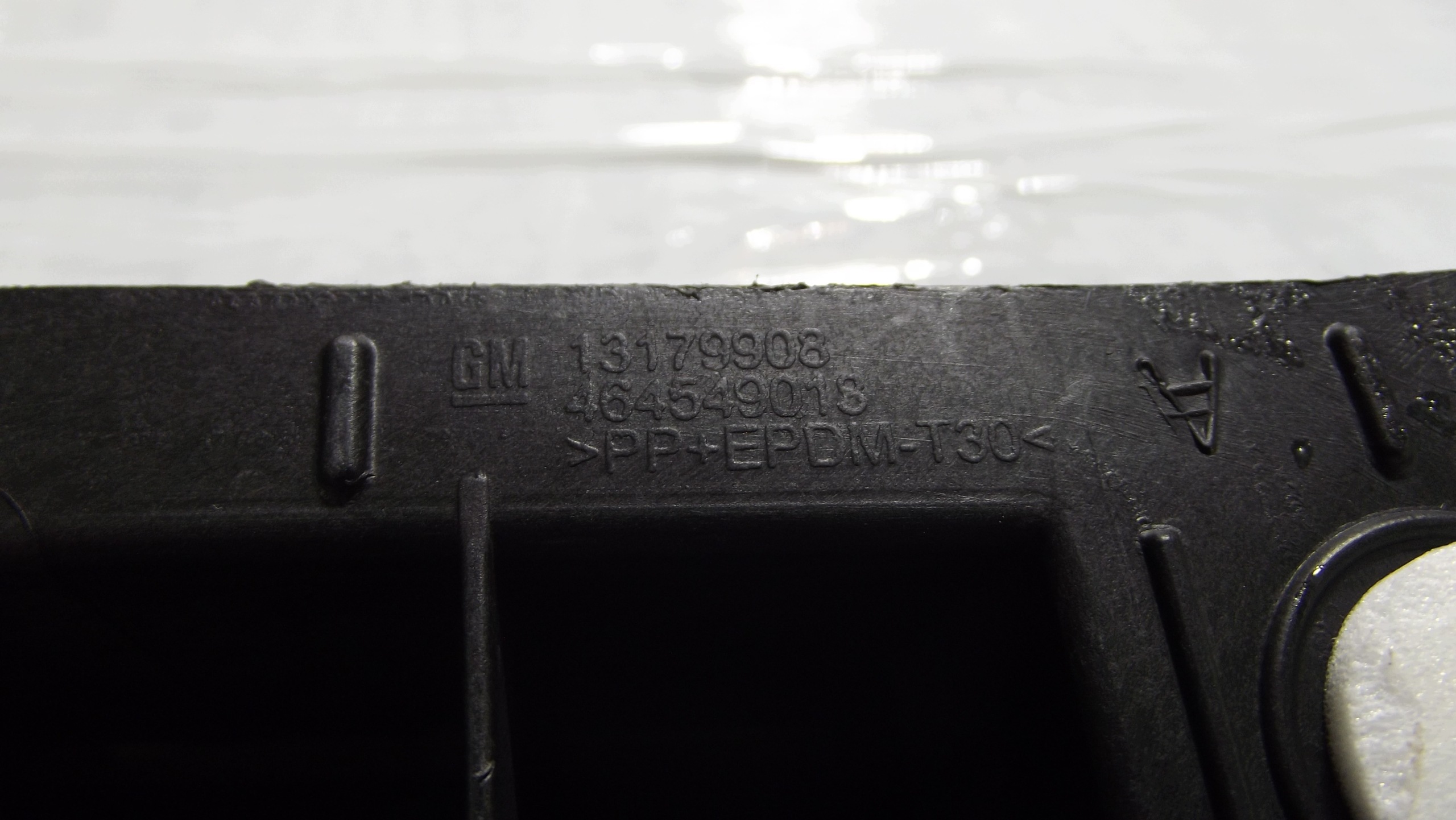 Opel Corsa D bumper bracket rear part 13179908