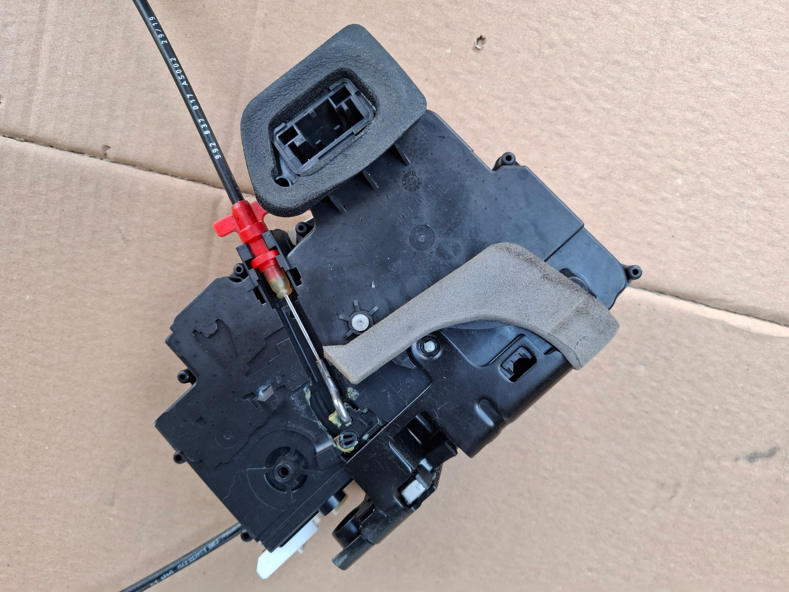 Porsche Taycan 9J1 2022 right side lock door przednich