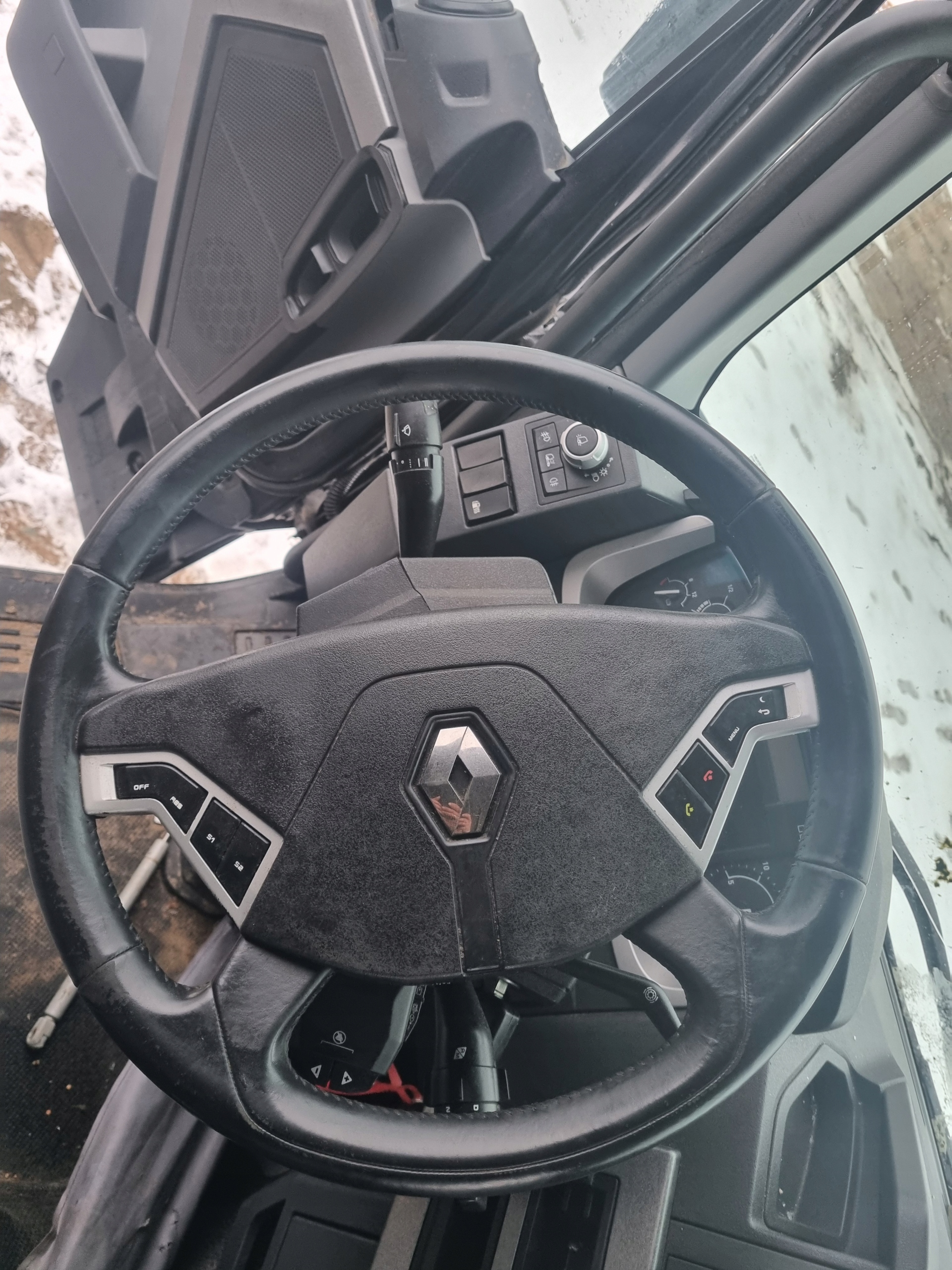 KIEROWNICA WIELOFUNKCYJNA RENAULT GAMA T C K RANGE