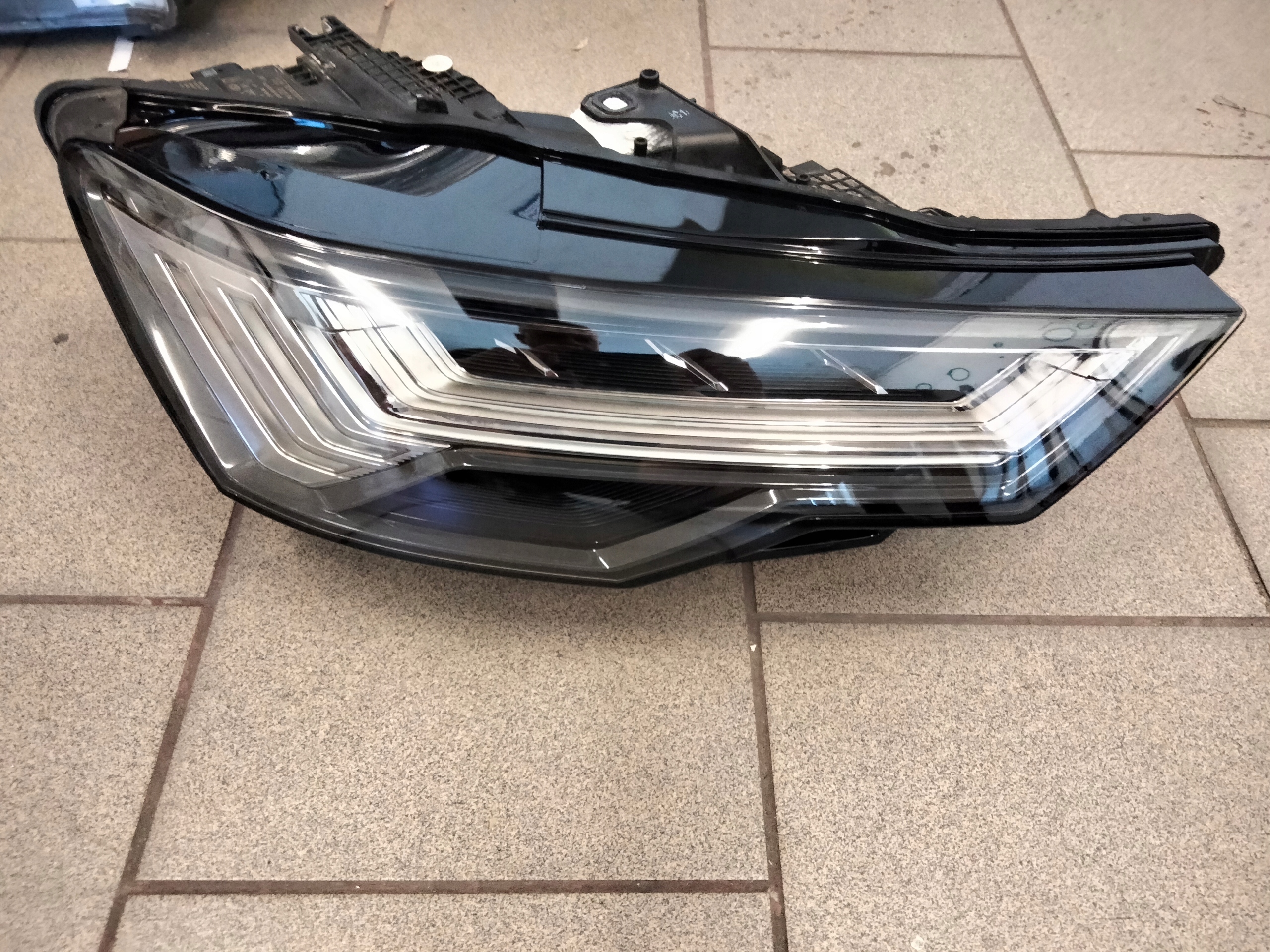 Audi A6 a 6 C8 4K0941036 фара правая full led