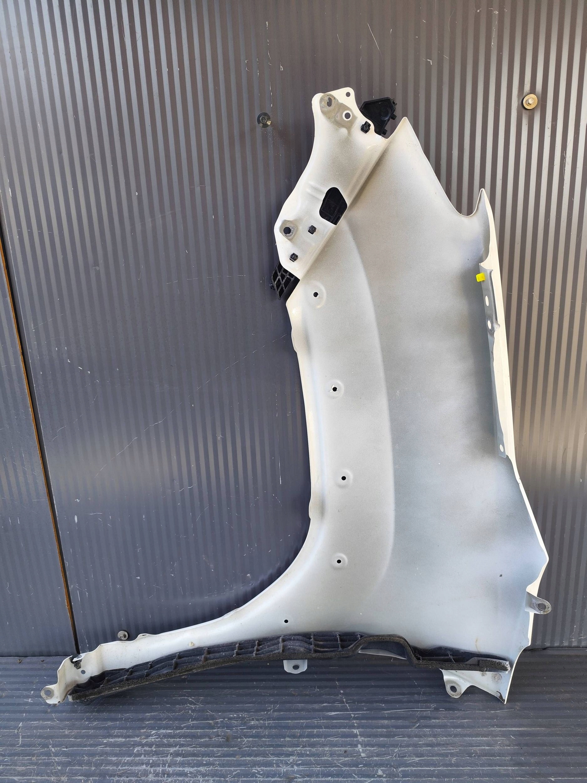 TOYOTA YARIS CROSS fender front right